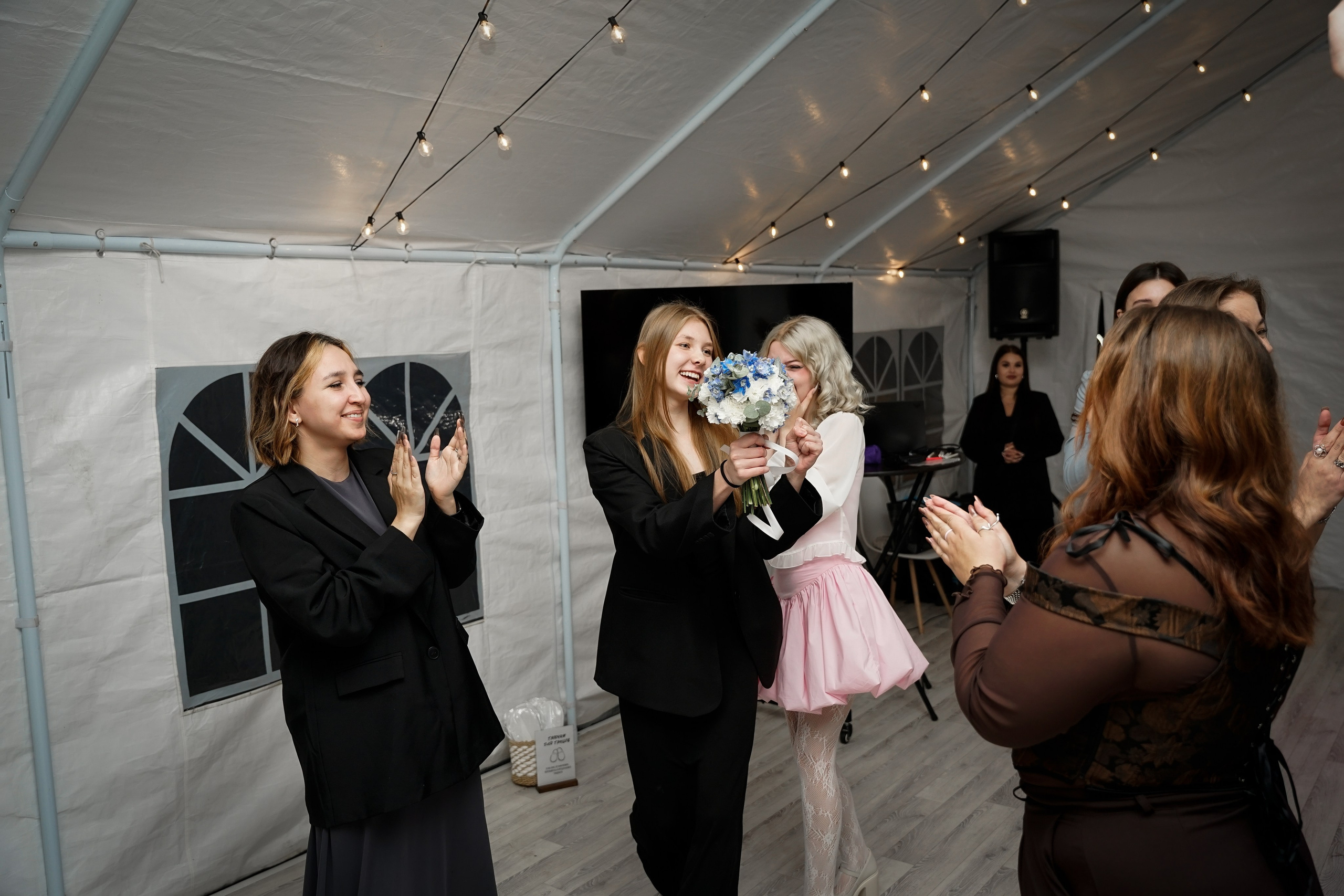 Свадебная прогулка в парке Екатеринбурга