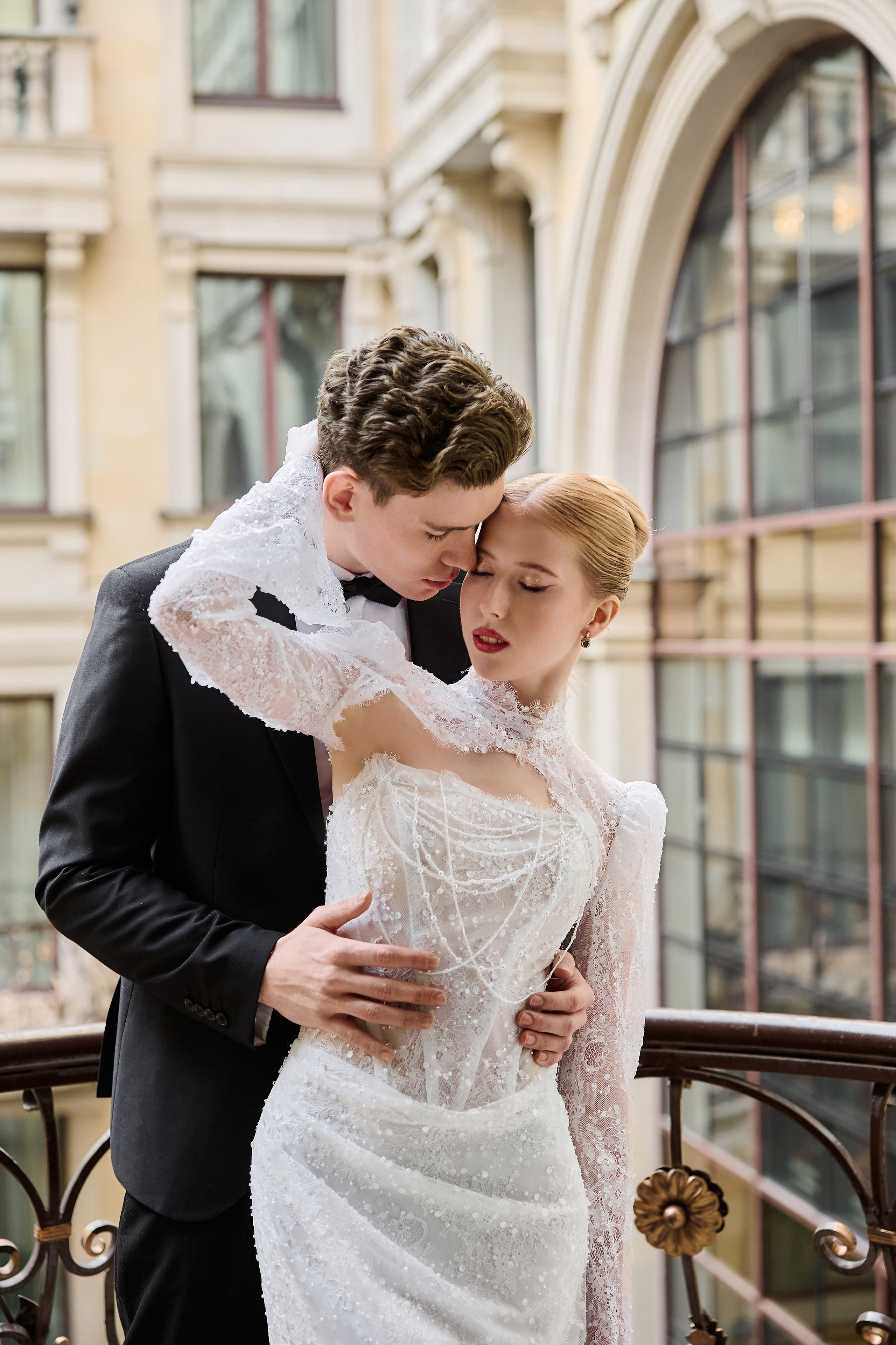 Вадим и Алина. Сборы в отеле St Regis. Свадебный фотограф в Москве и Подмосковье