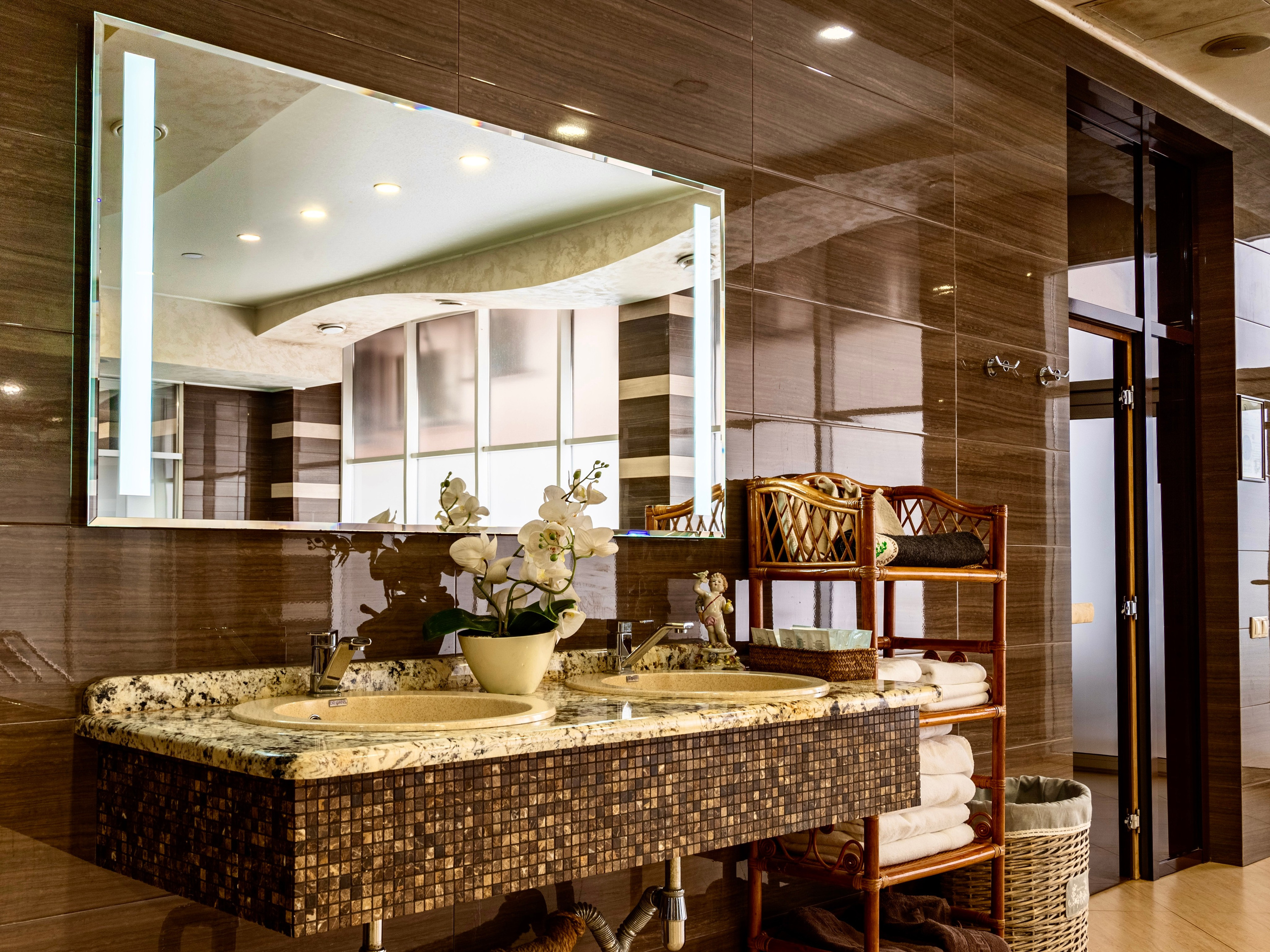 Интерьер. Отель бассейн и ресторан. Предметный фотограф, фото для маркетплейсов Пятигорск, КМВ