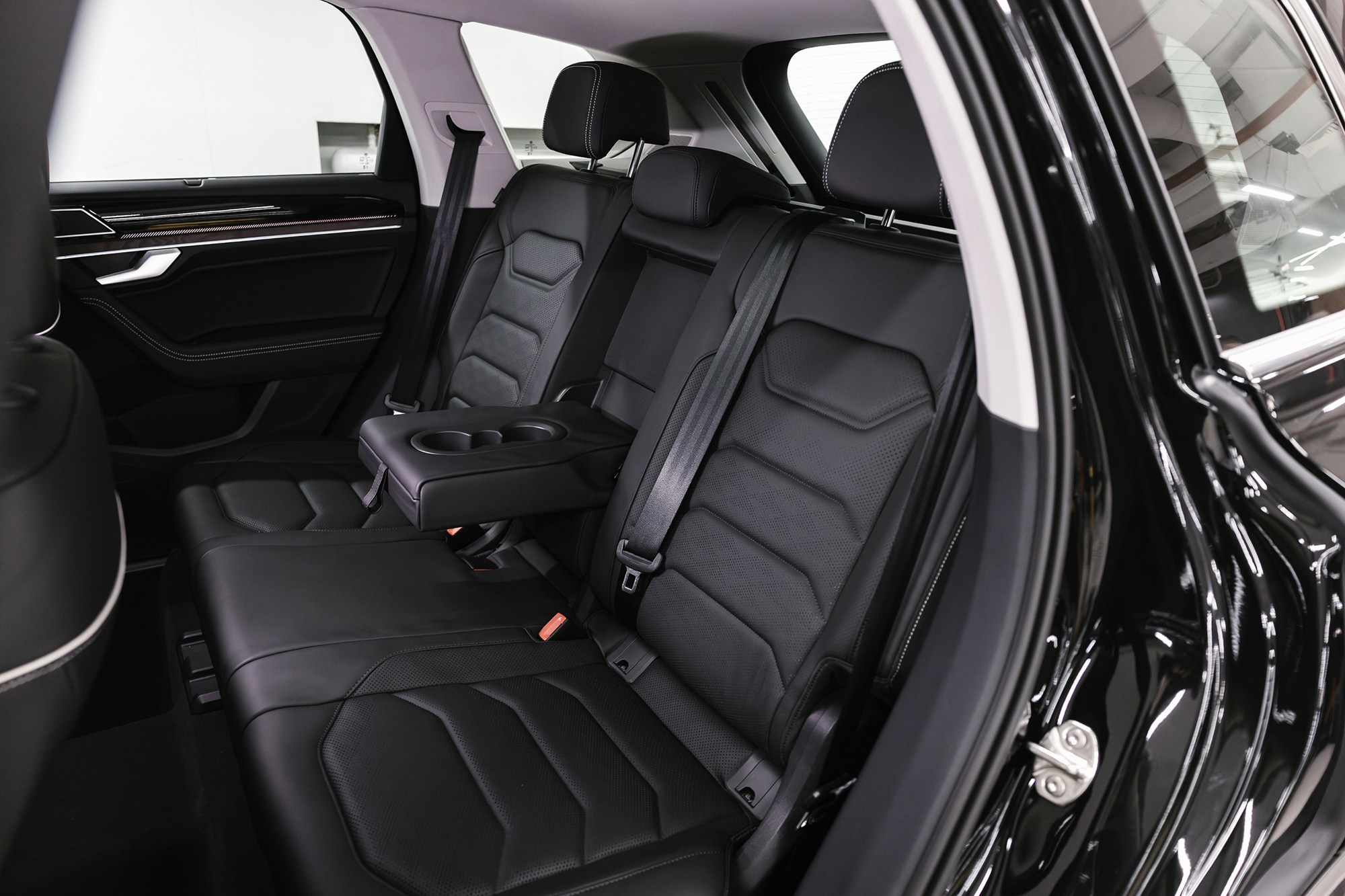 Volkswagen Touareg R-Line 3.0 TDI AT (286 л. с.) 2025. Автосалон «Х-Авто»