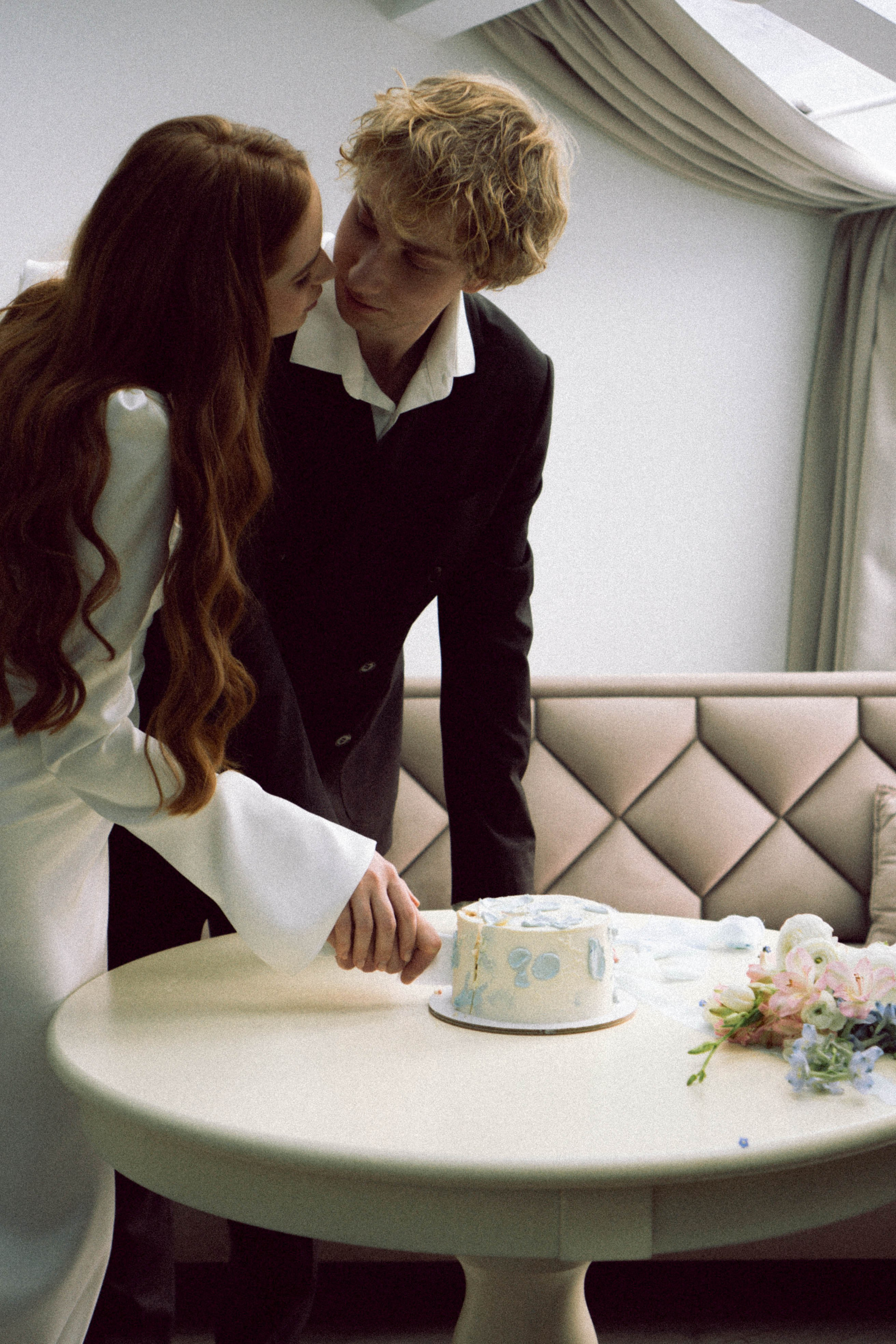 СВАДЕБНАЯ СЬЕМКА В ОТЕЛЕ. СБОРЫ ЖЕНИХА И НЕВЕСТЫ И ТАКЖЕ ТОР И ПОДГОТОВКА К ПРОГУЛКЕ. Профессиональный фотограф, Санкт-Петербург — Виктория Богомолова