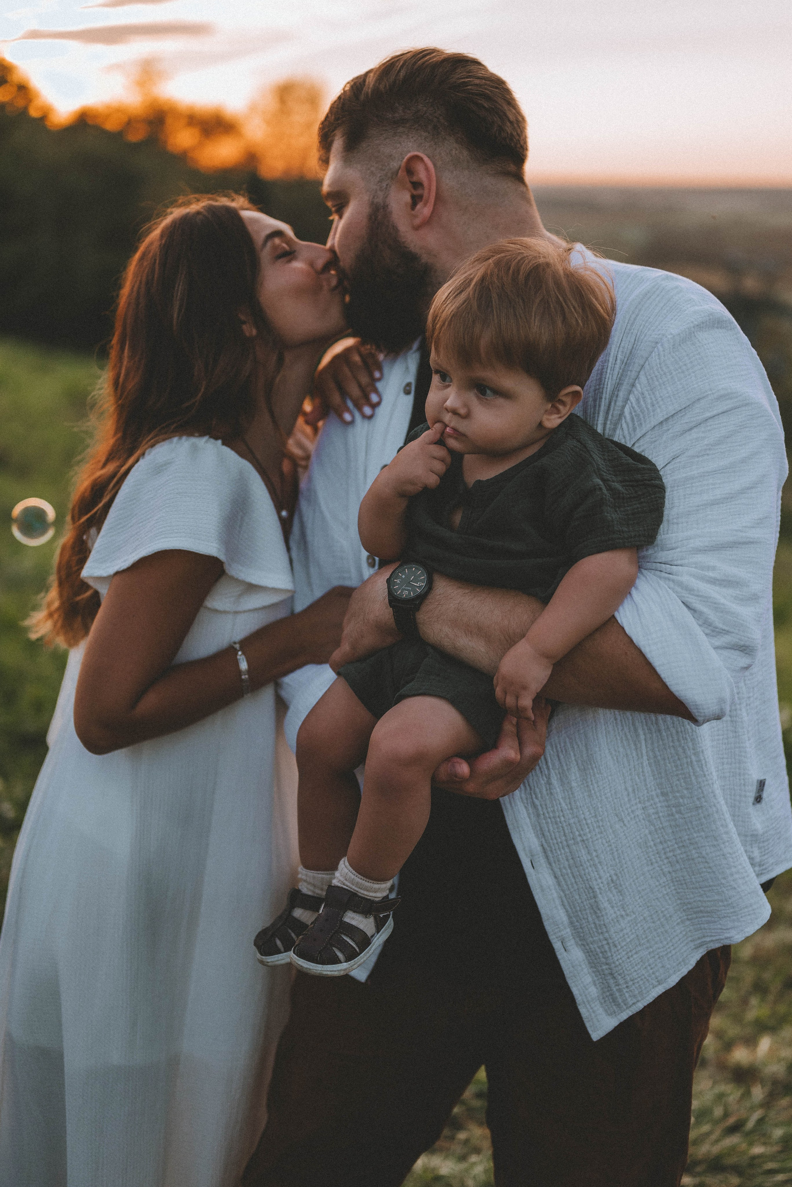 Лев с родителями на закате. Фотограф Кристина Пархоменко