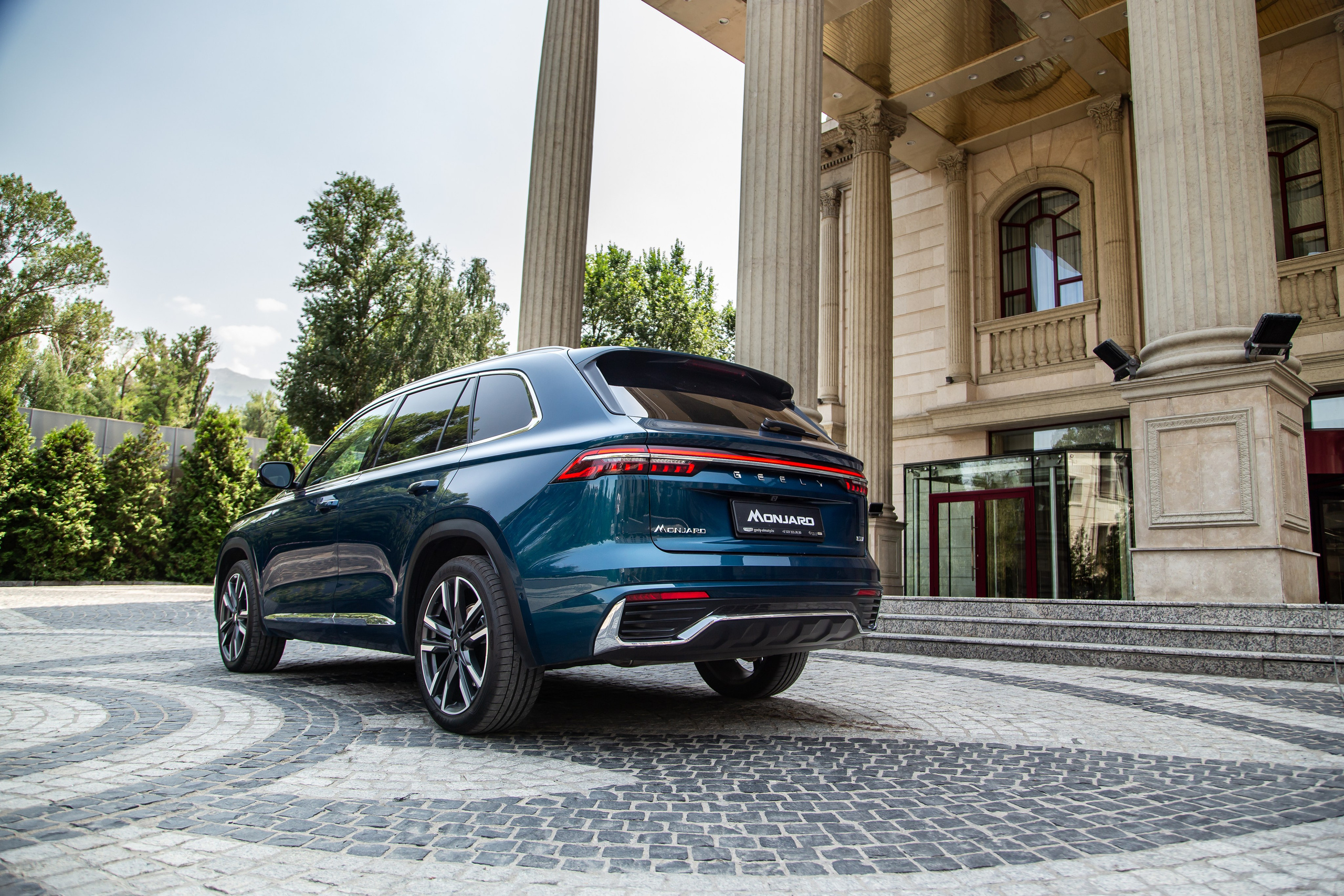 GEELY MONJARO. Рекламный и портретный фотограф в Алматы — Серекпаев Танирхан