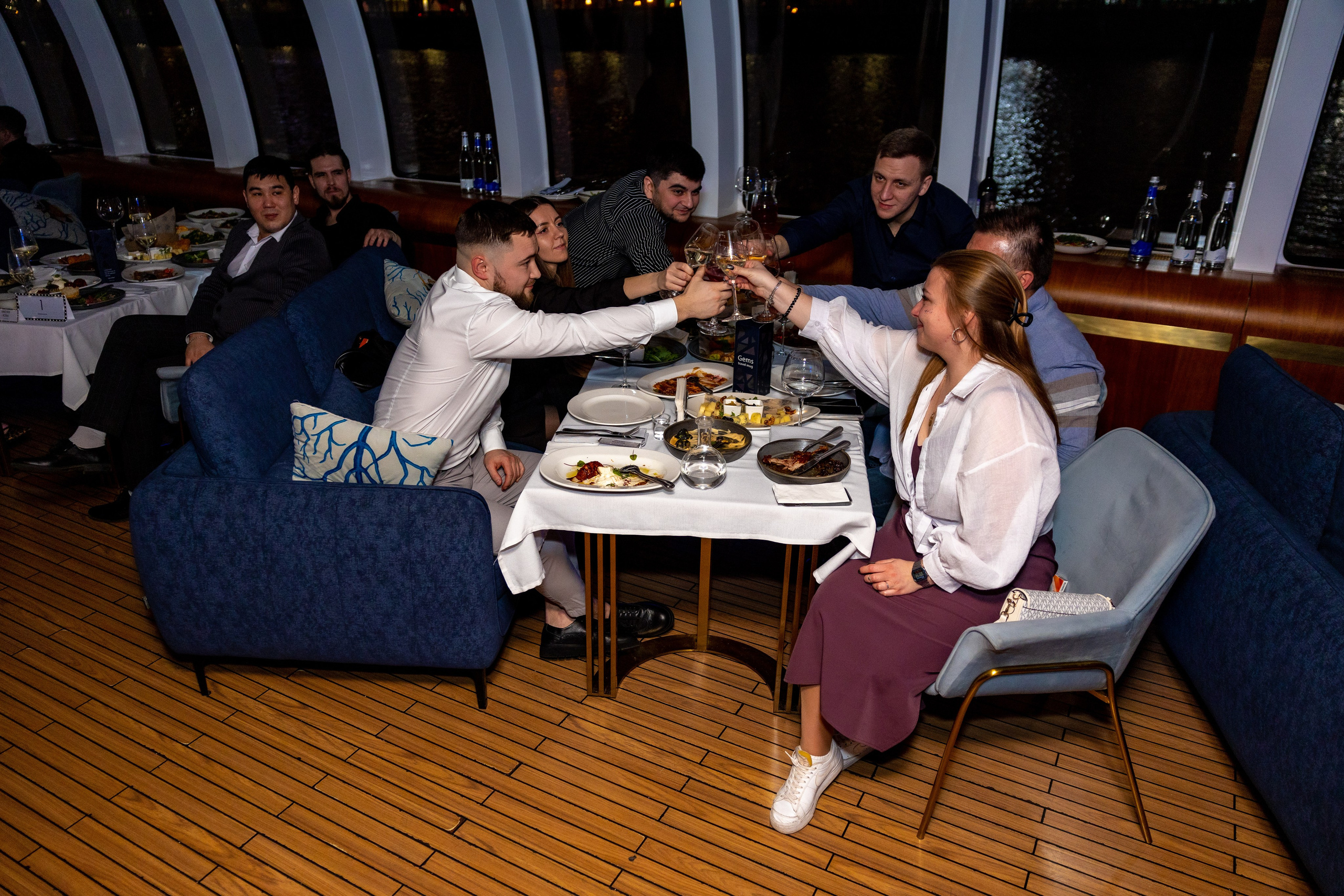 Корпоратив на теплоходе. Дарья Бухреева — фотограф, видеограф и фототерапевт. Москва и мир
