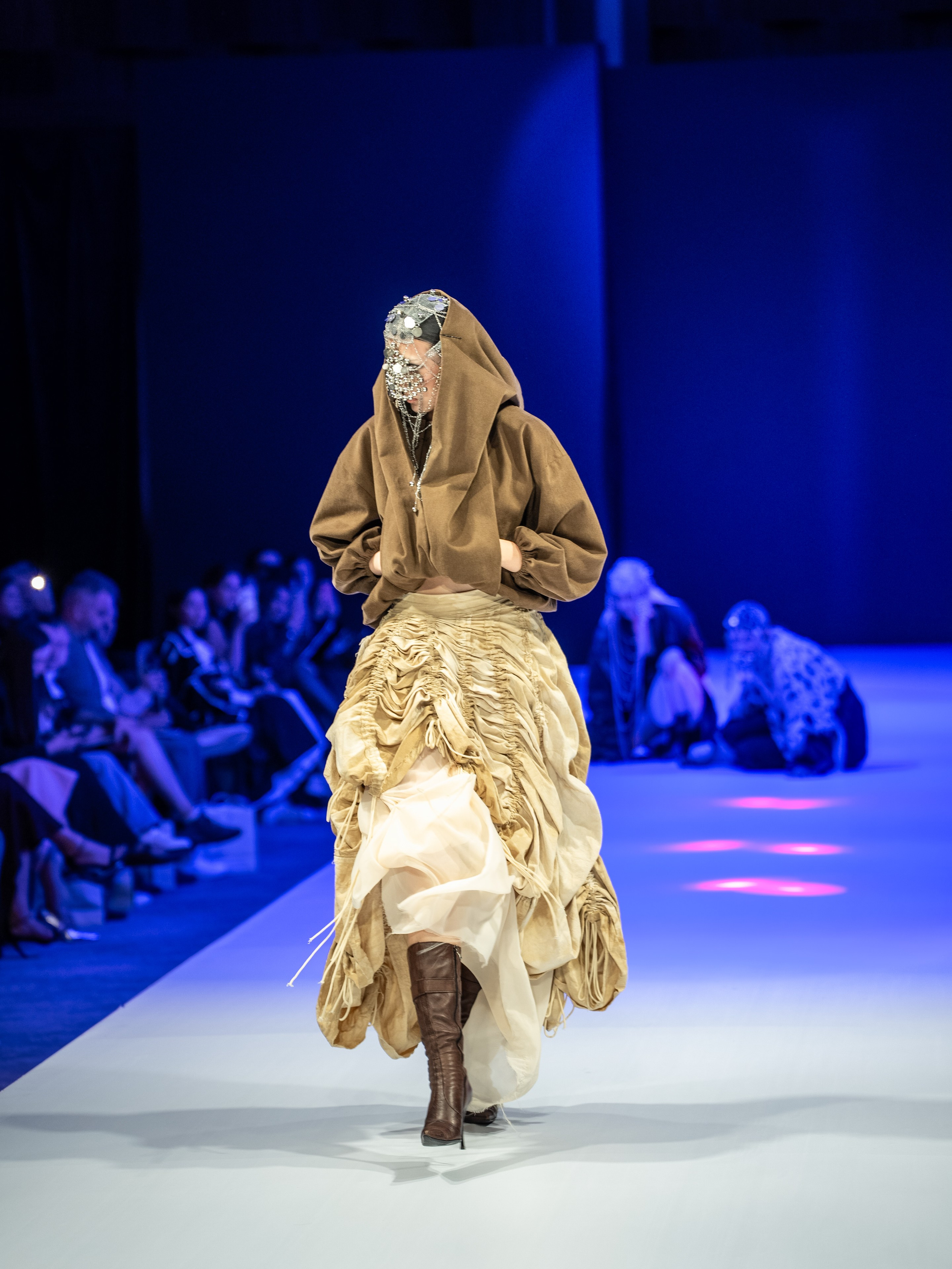 Eurasia Fashion Week 2026 Dissonance 02. Сайт Алматинского НЮ АРТ, будуар и фэшн фотографа Дениса Карпенко