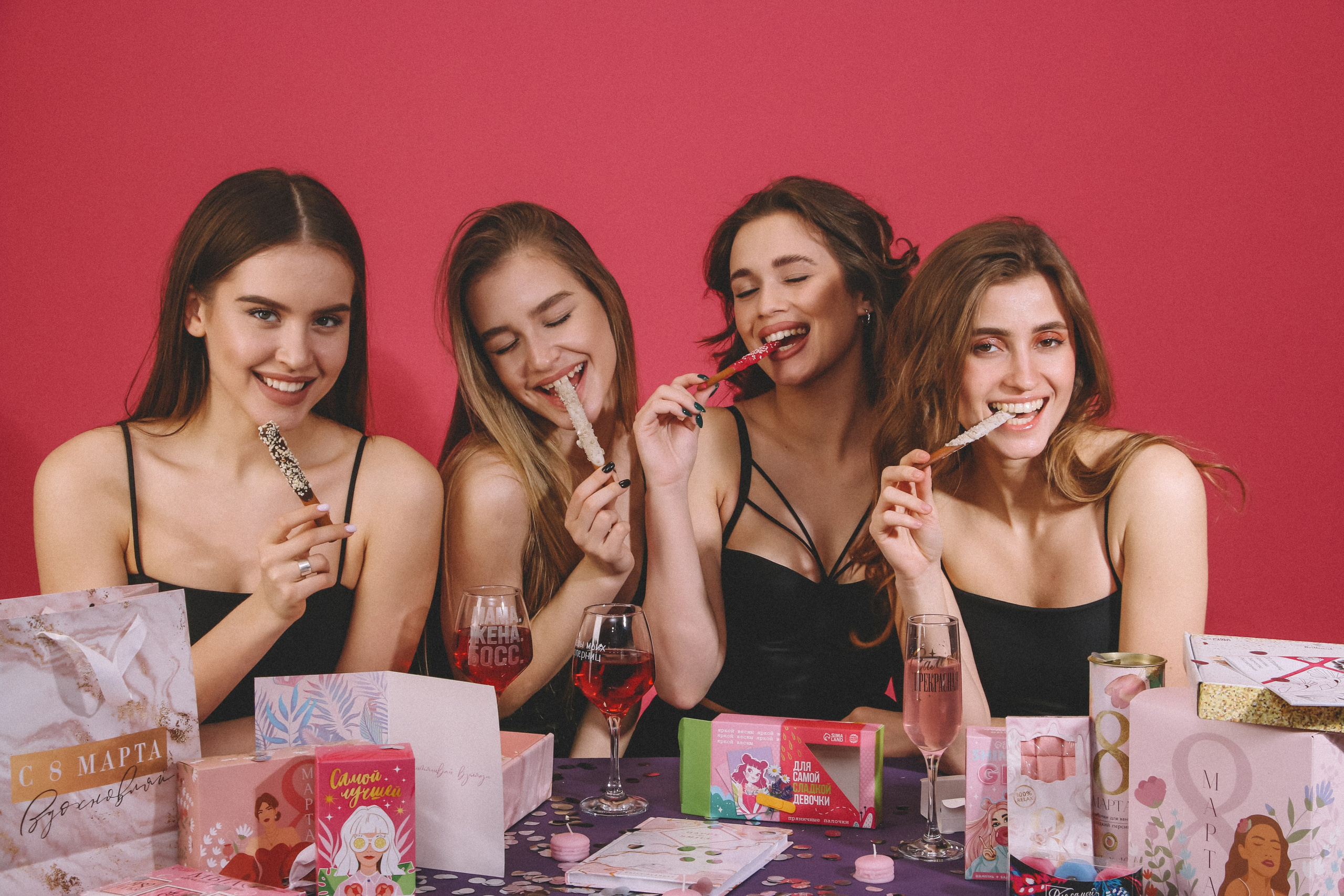 Разработки 8 марта. Фотограф для различных событий, проектов, маркетплейсов, сайтов и мероприятий в Екатеринбурге