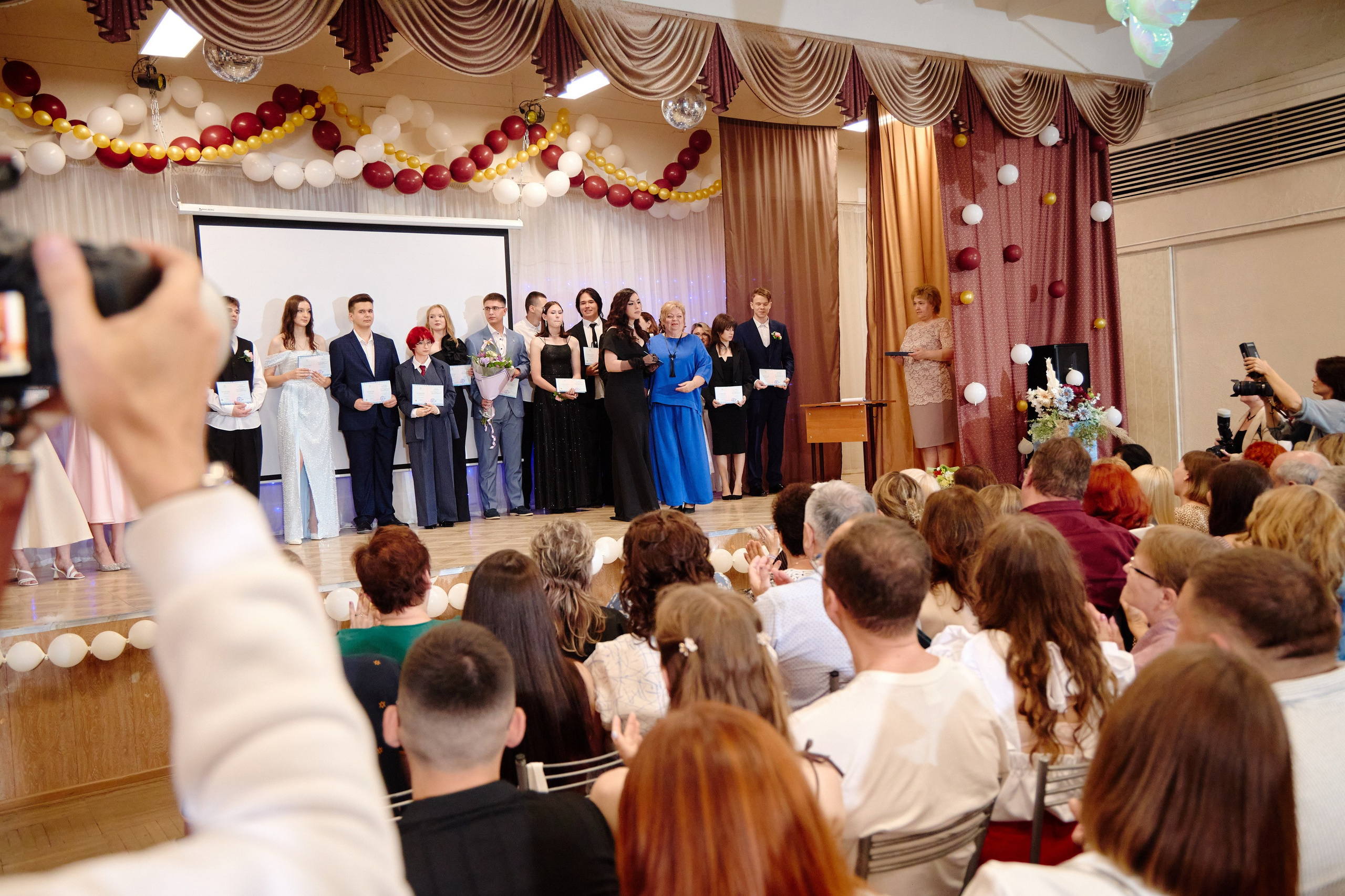 Выпускной 35 Сош. Фотограф Выпускные альбомы Таганрог Сергей Коробченко