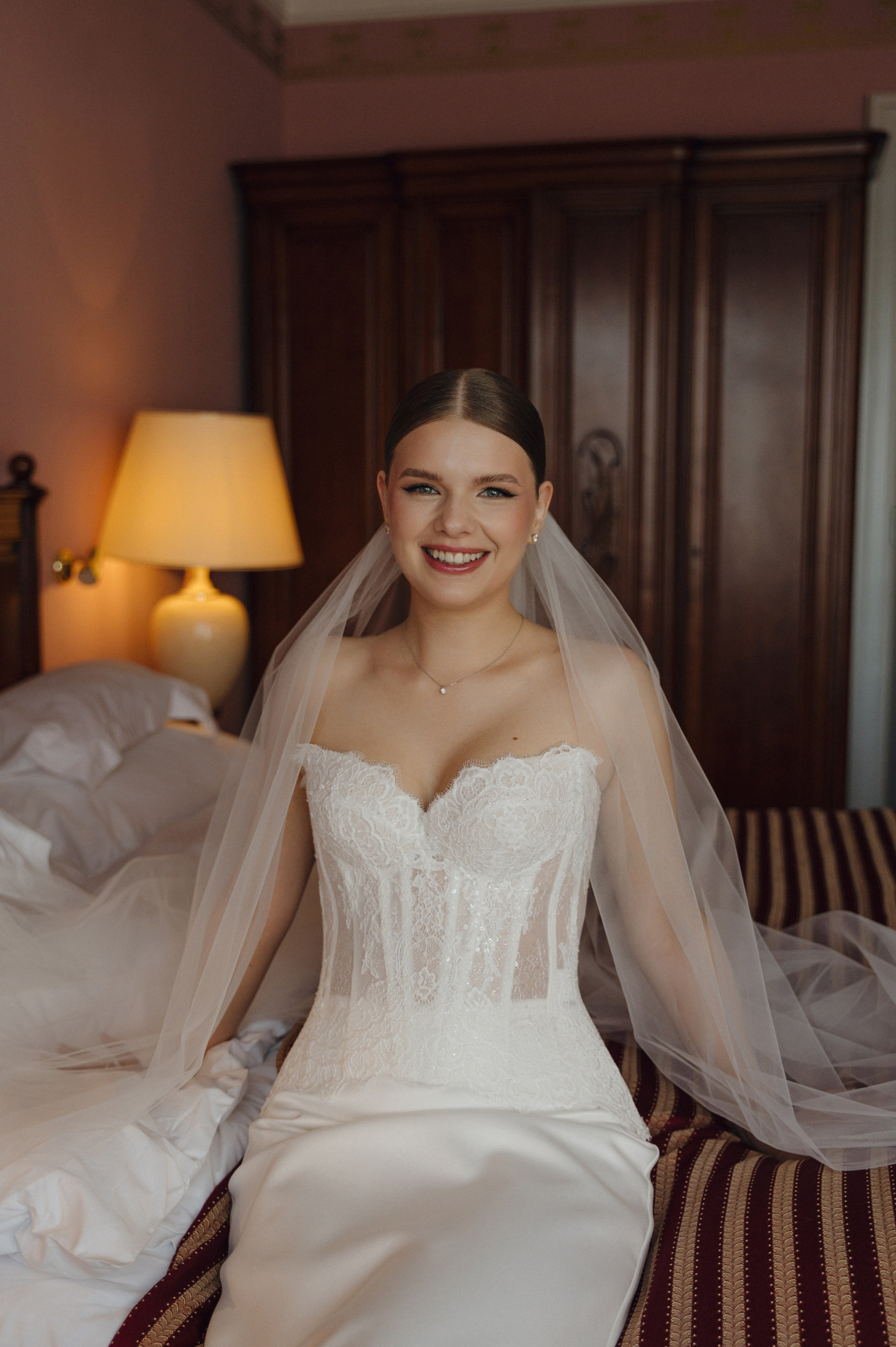 Дмитрий и Луиза. Гостиница Националь и ресторан Белуга. Свадебный фотограф Москва и Санкт-Петербург. Анастасия Чудина