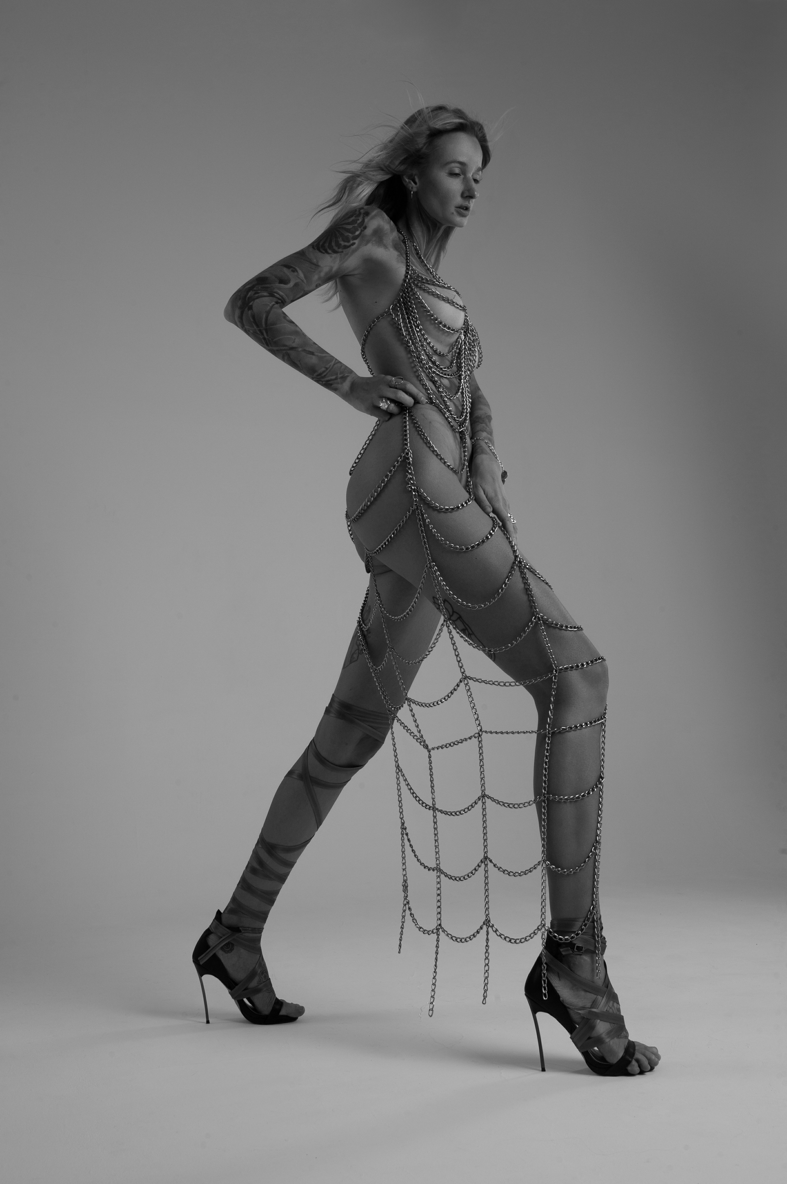 Фотосессия в стиле минимализм. Александр Mr.Brass — фотографирую женский портрет в Москве