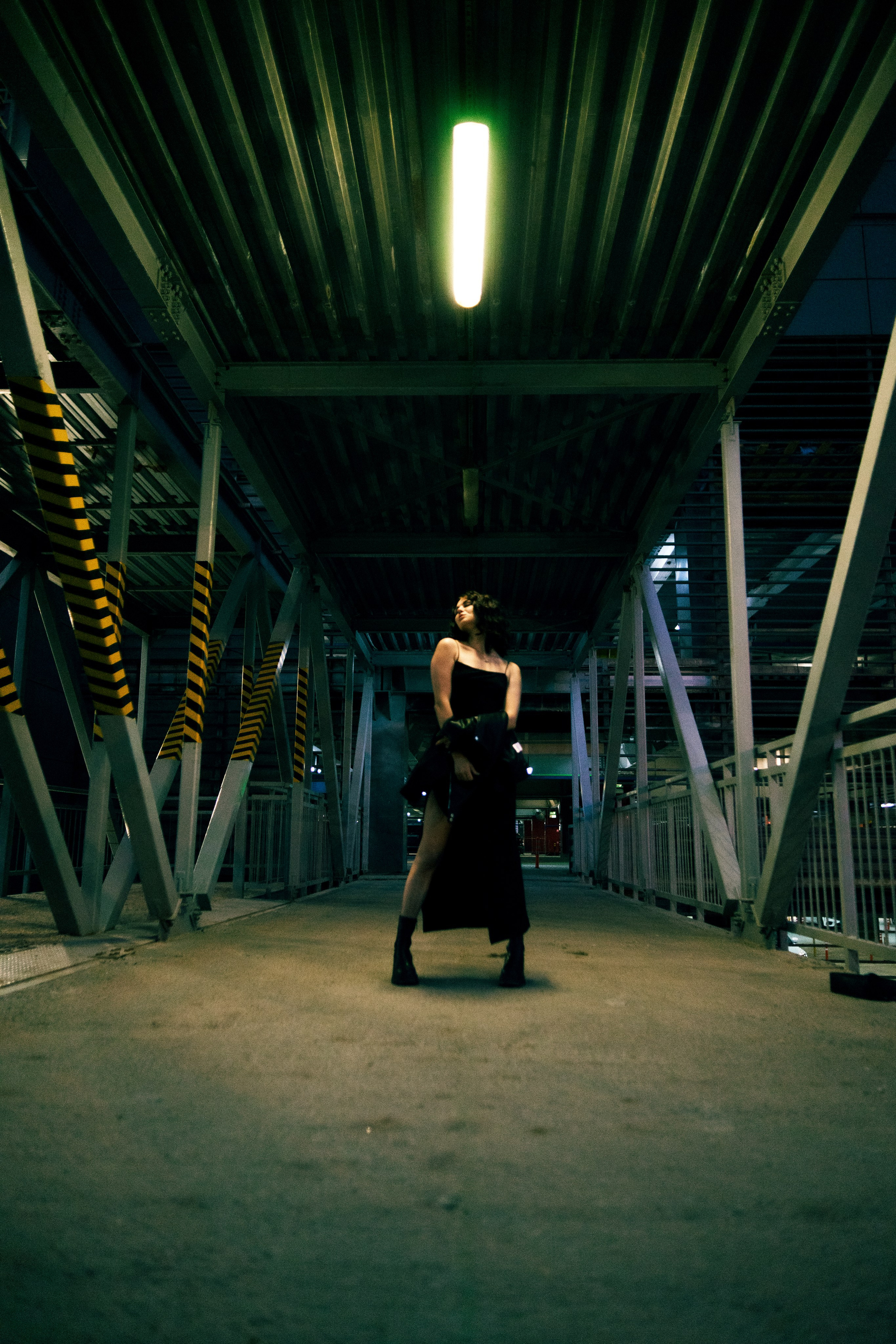 Влада стрит