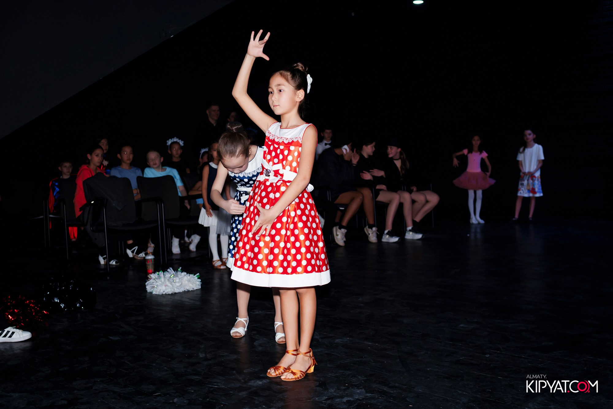 НОВОГОДНИЙ КОНЦЕРТ ШКОЛЫ ТАНЦА TOP DANCE. КИПЯТКОМ АЛМАТЫ! Фотосъемка мероприятий в Алматы