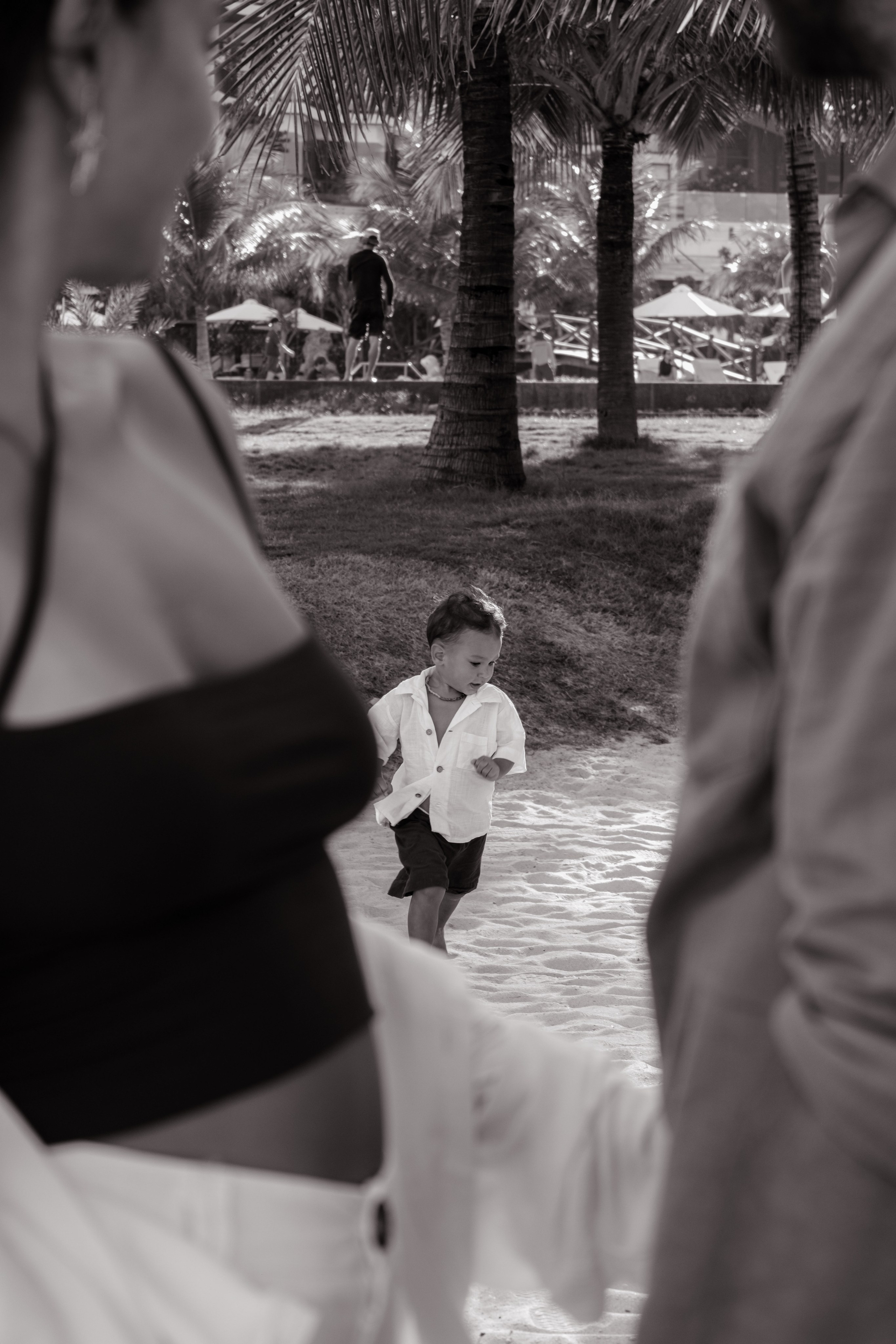 Mother and daughters. Portrait photographer Nha Trang | Julia Meshanina