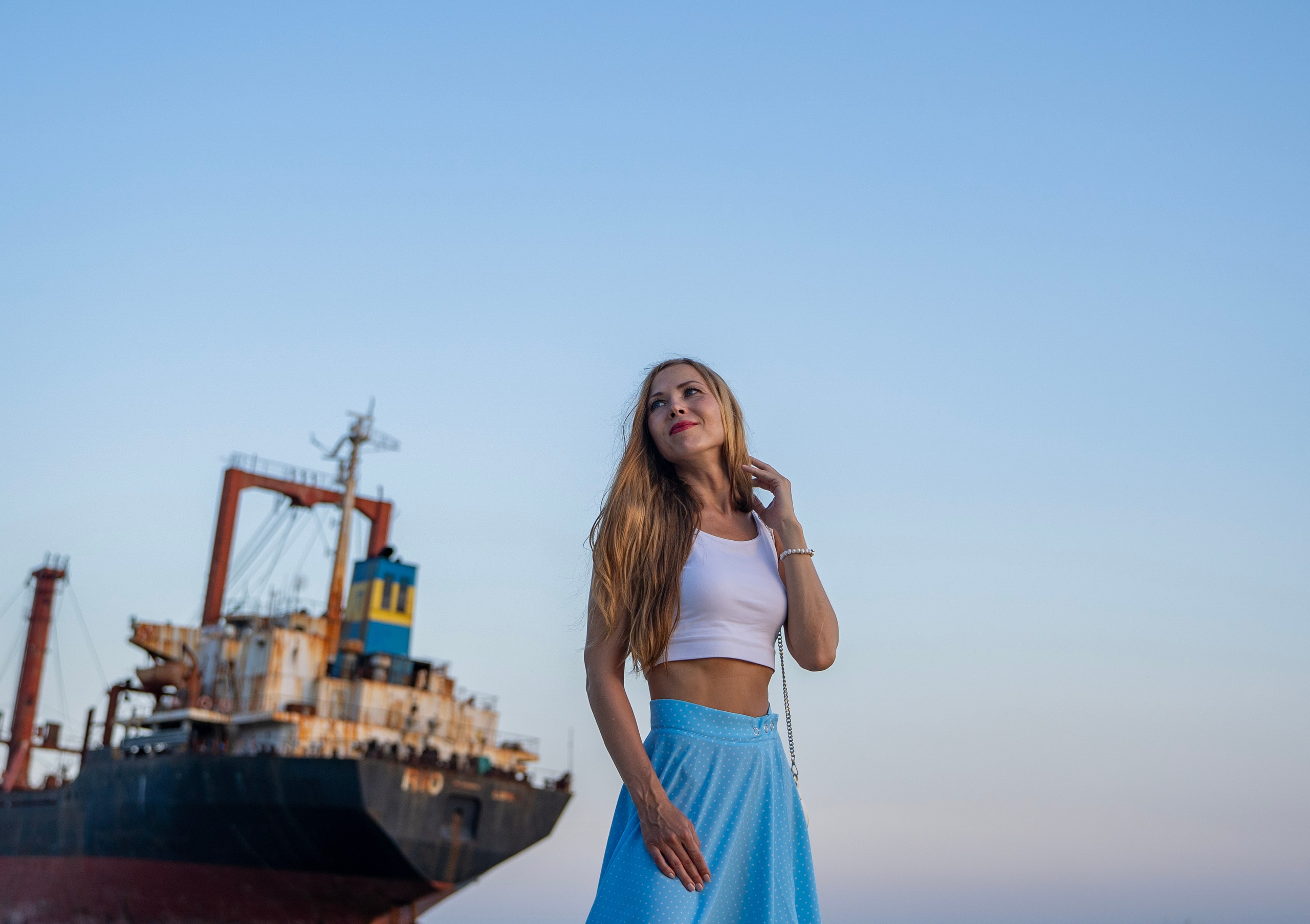 Фотосессия в Кабардинке — поход к сухогрузу Рио. Семейный и детский фотограф Екатерина Черняева. Снимаю портреты, love story, фотопрогулки, работаю на улице, в кафе, студии, дома у клиента
