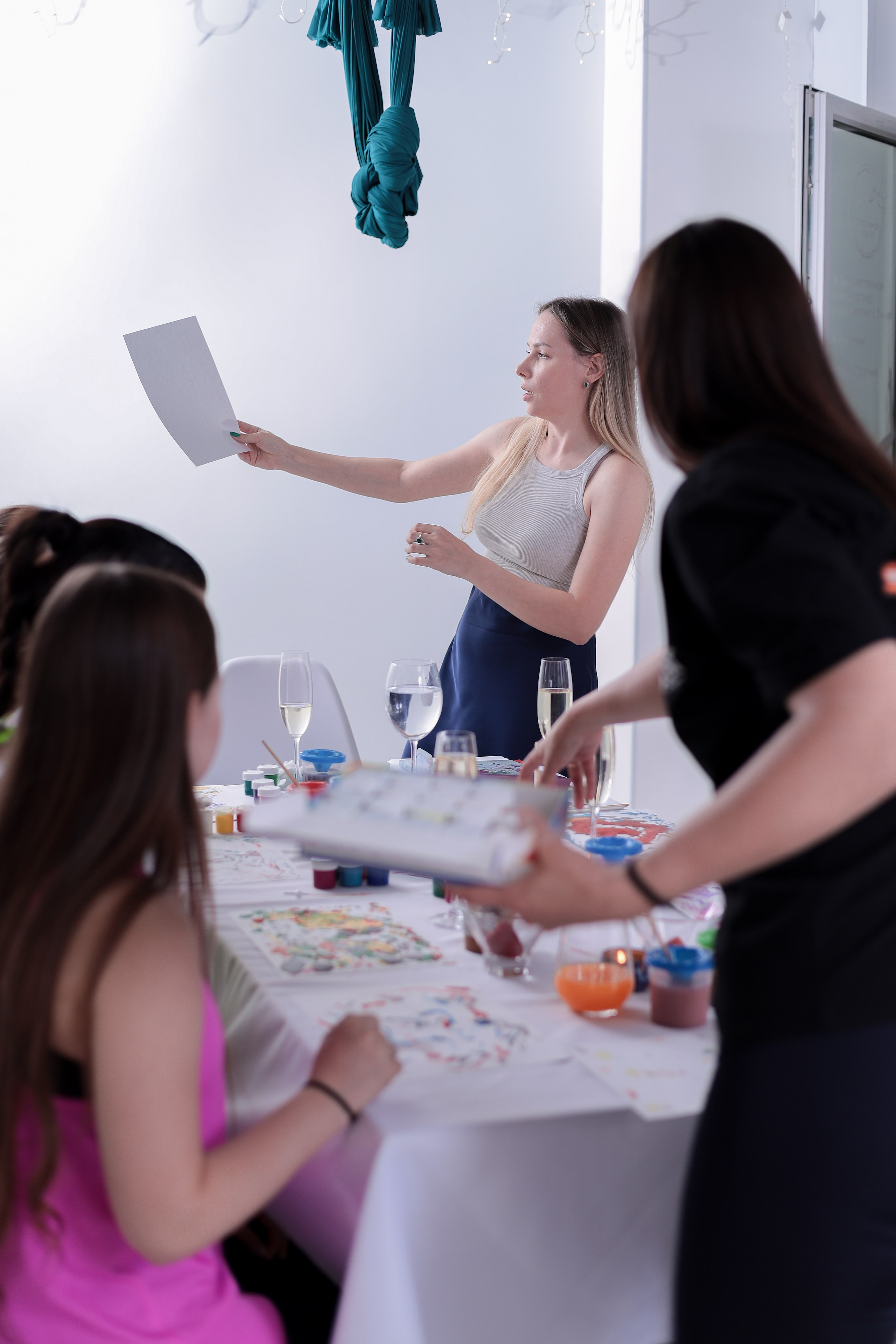 Арт-терапия + аэройога. Фотограф Надршина Лилия