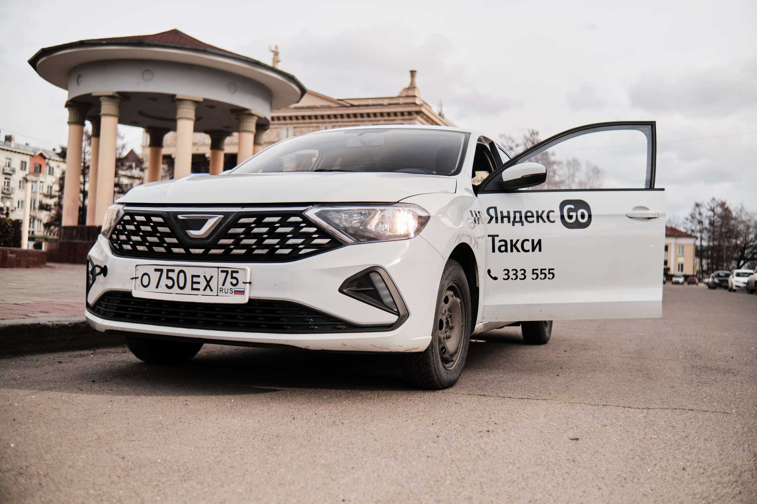 Новый автопарк Яндекс такси в Новокузнецке. Свадебный и семейный фотограф в Новокузнецке Иван Иванов