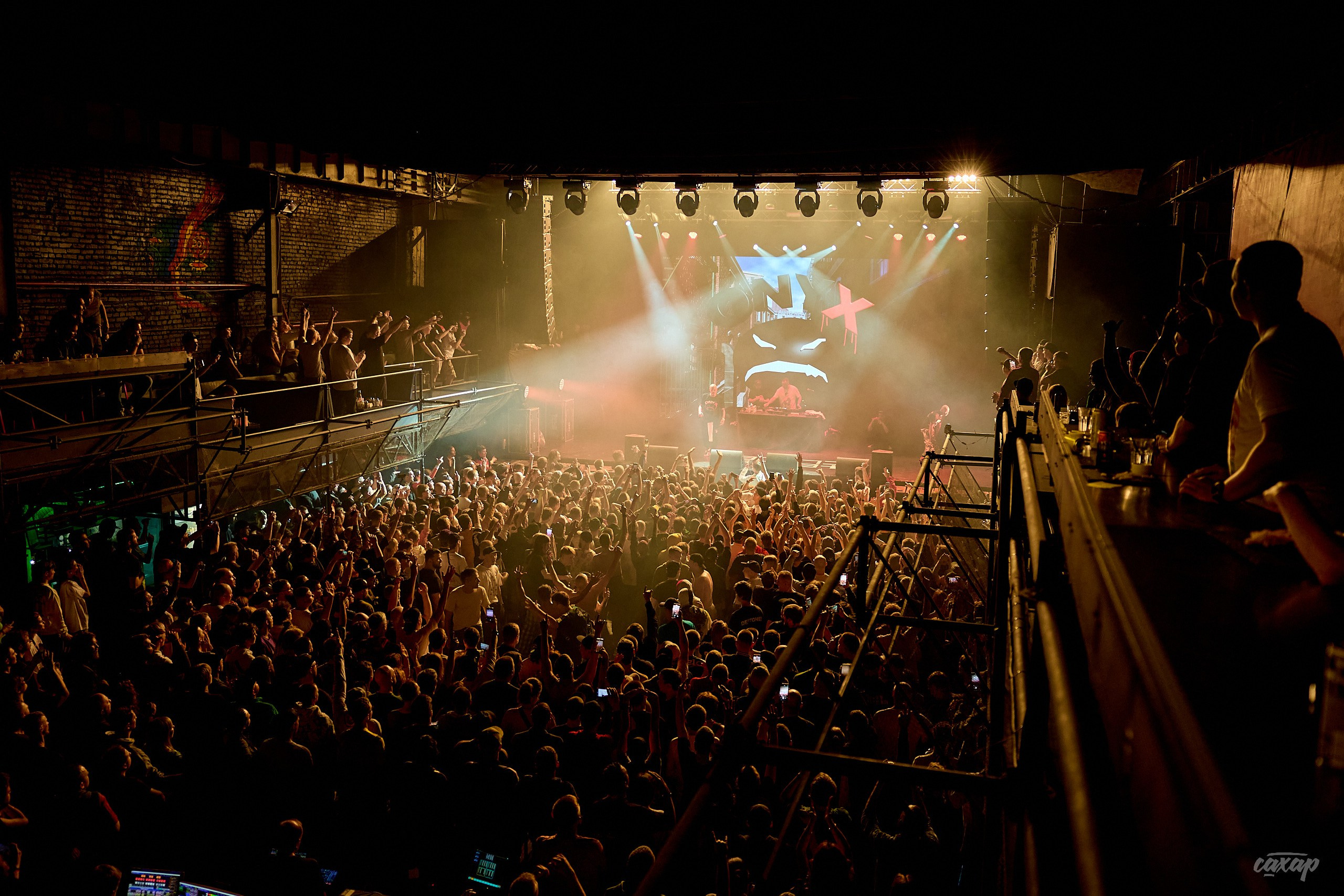 ONYX. Профессиональный фотограф в Екатеринбурге Юра Сахар