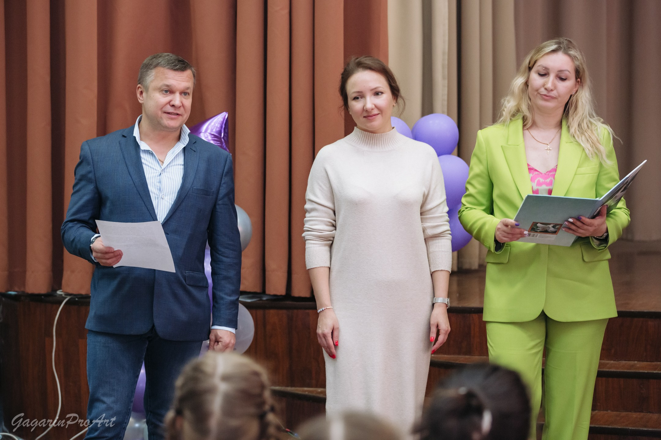 Репортаж в школе на выпускной. Фотограф на выпускной. GagarinProArt