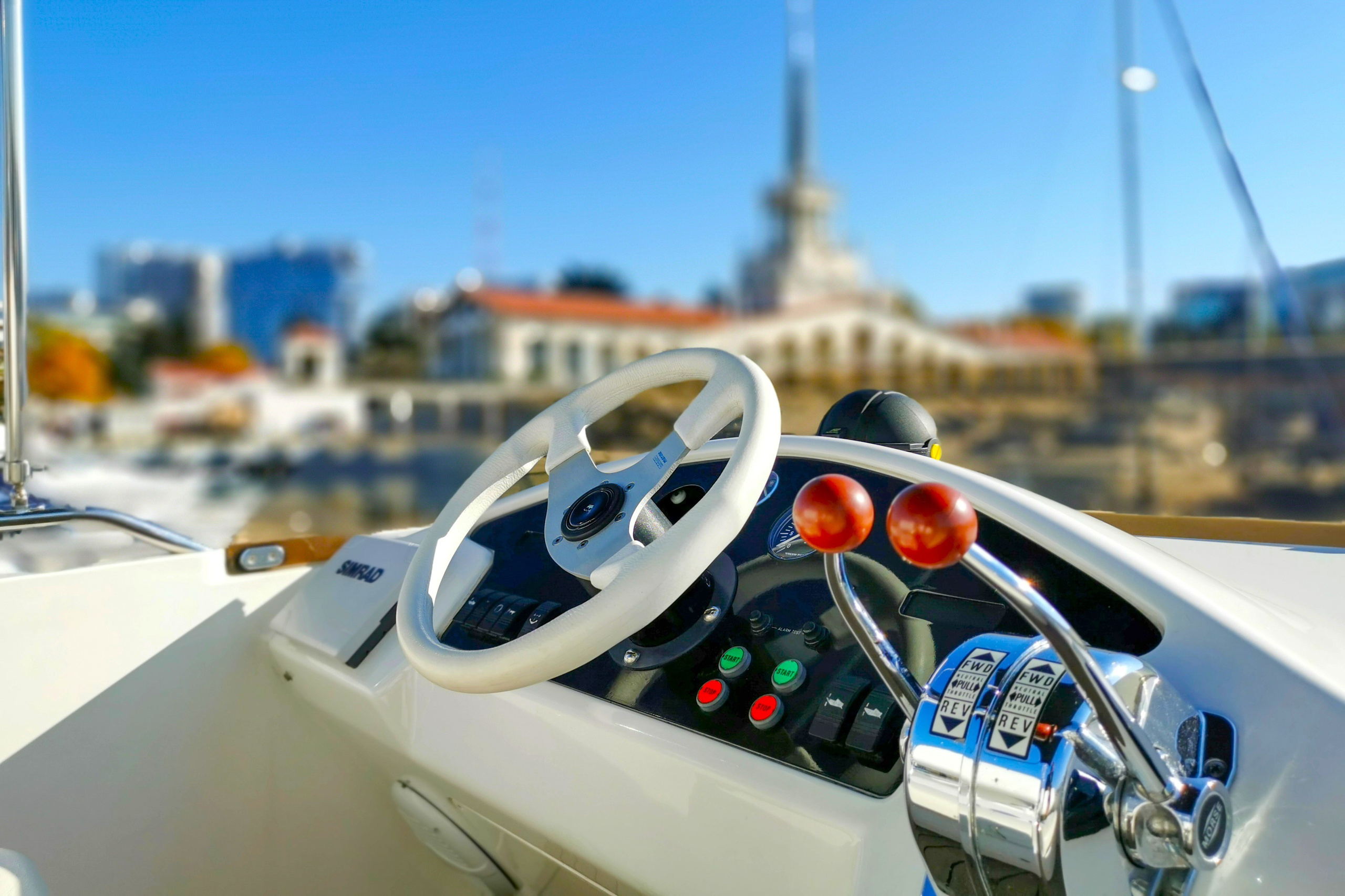 Яхта Уно Аренда Яхты в Сочи Яхтанаморе YACHTNAMORE YACHTANAMORE