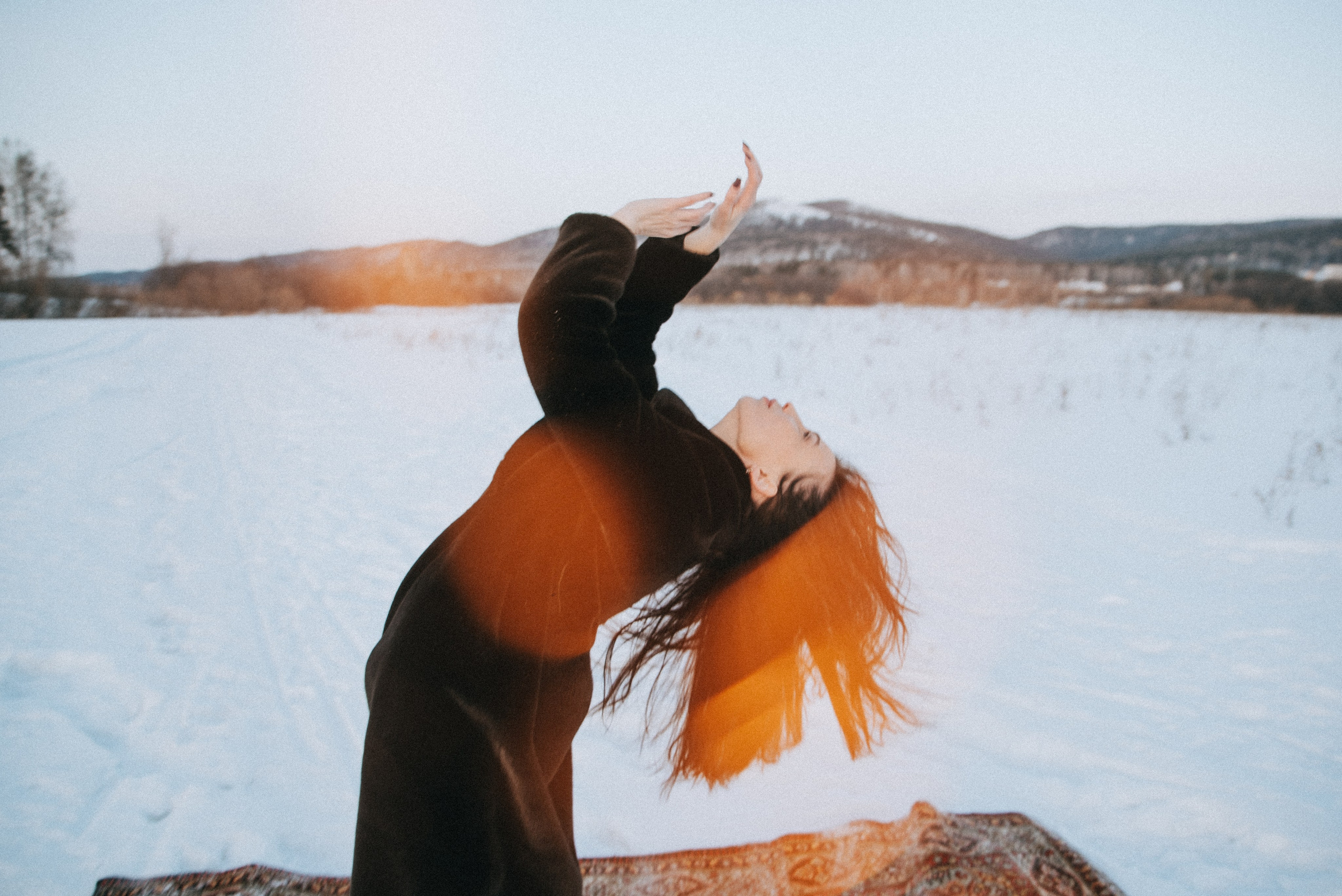 Фотосессия с красным ковром на снегу. Семейный фотограф в Миассе Ольга Широковская