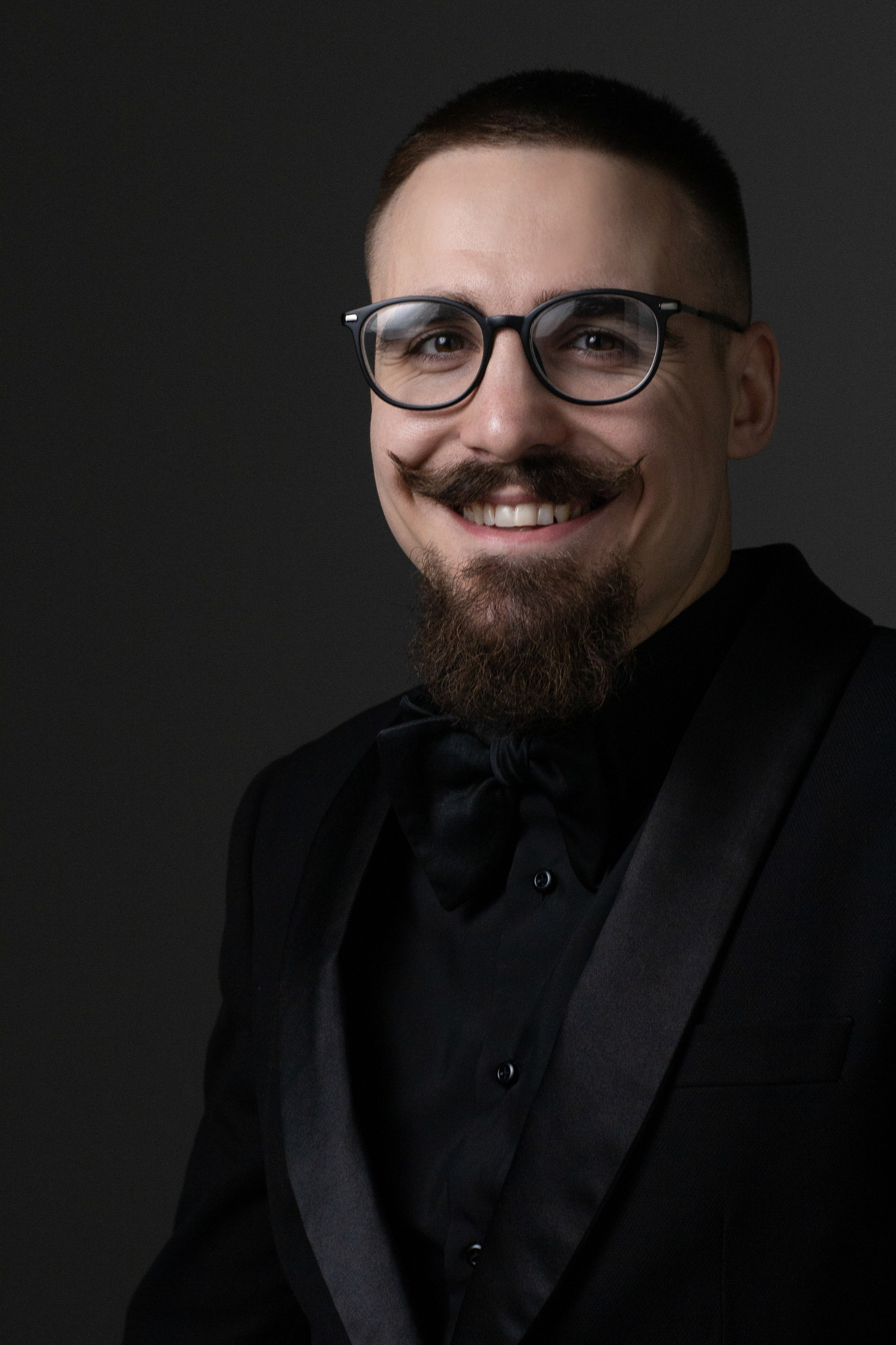 Артур. Свадебные фотографы в г. Сургут Маркова Наталья и Замахина Елена