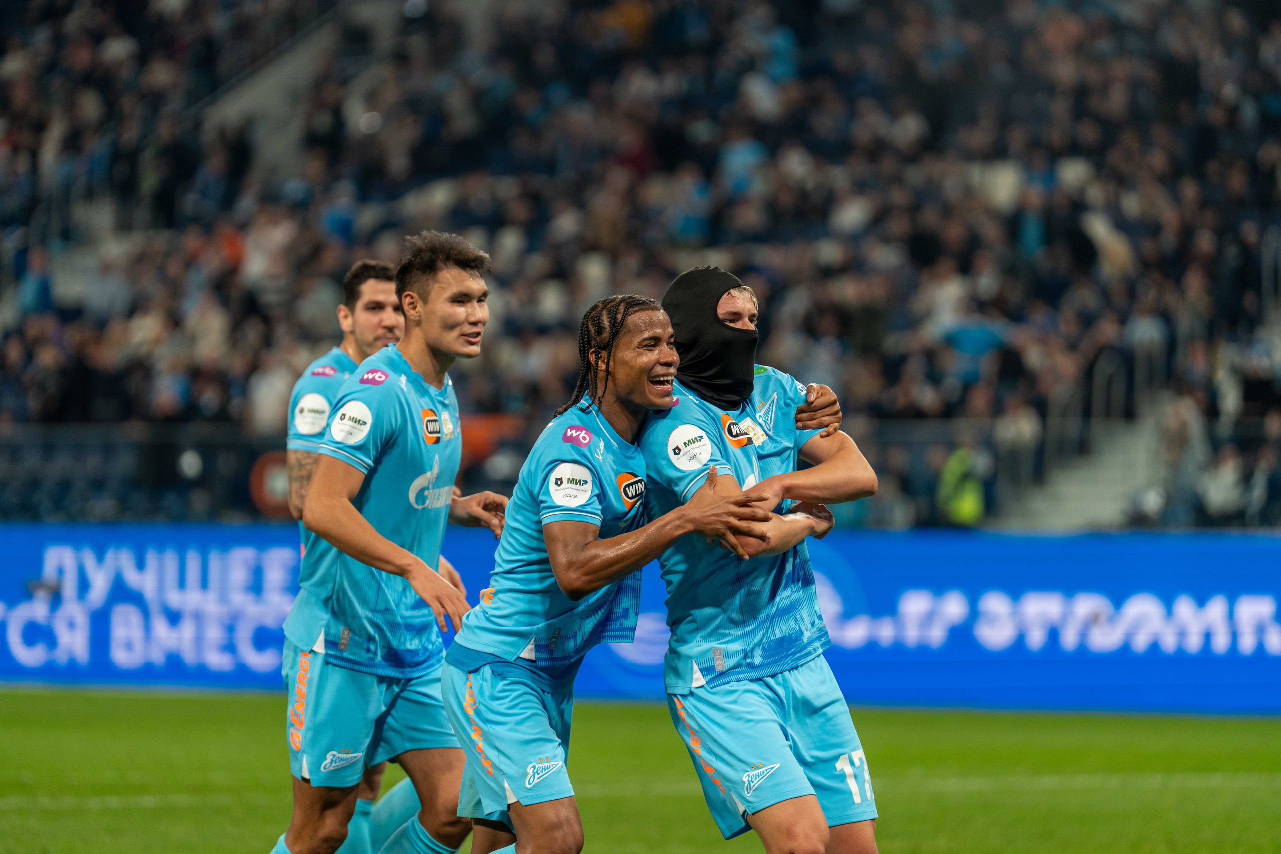 Зенит — Локомотив: фотогалерея 14-го тура РПЛ на Газпром Арене | Антон Гауф. Спортивный фотограф в Санкт-Петербурге | Антон Гауф