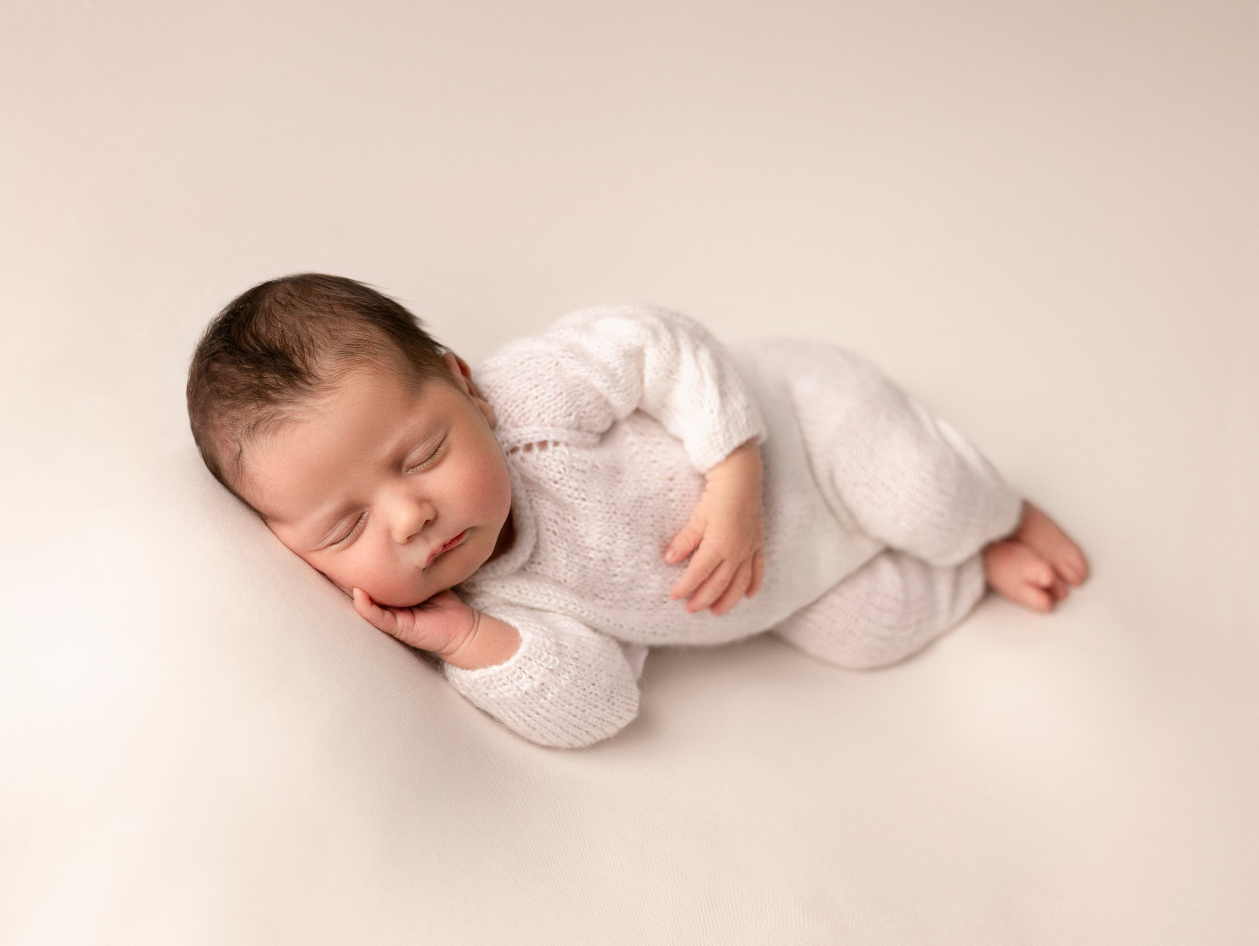 Newborn. Фотограф новорождённых в Казани Нейля Гильмутдинова ньюборн