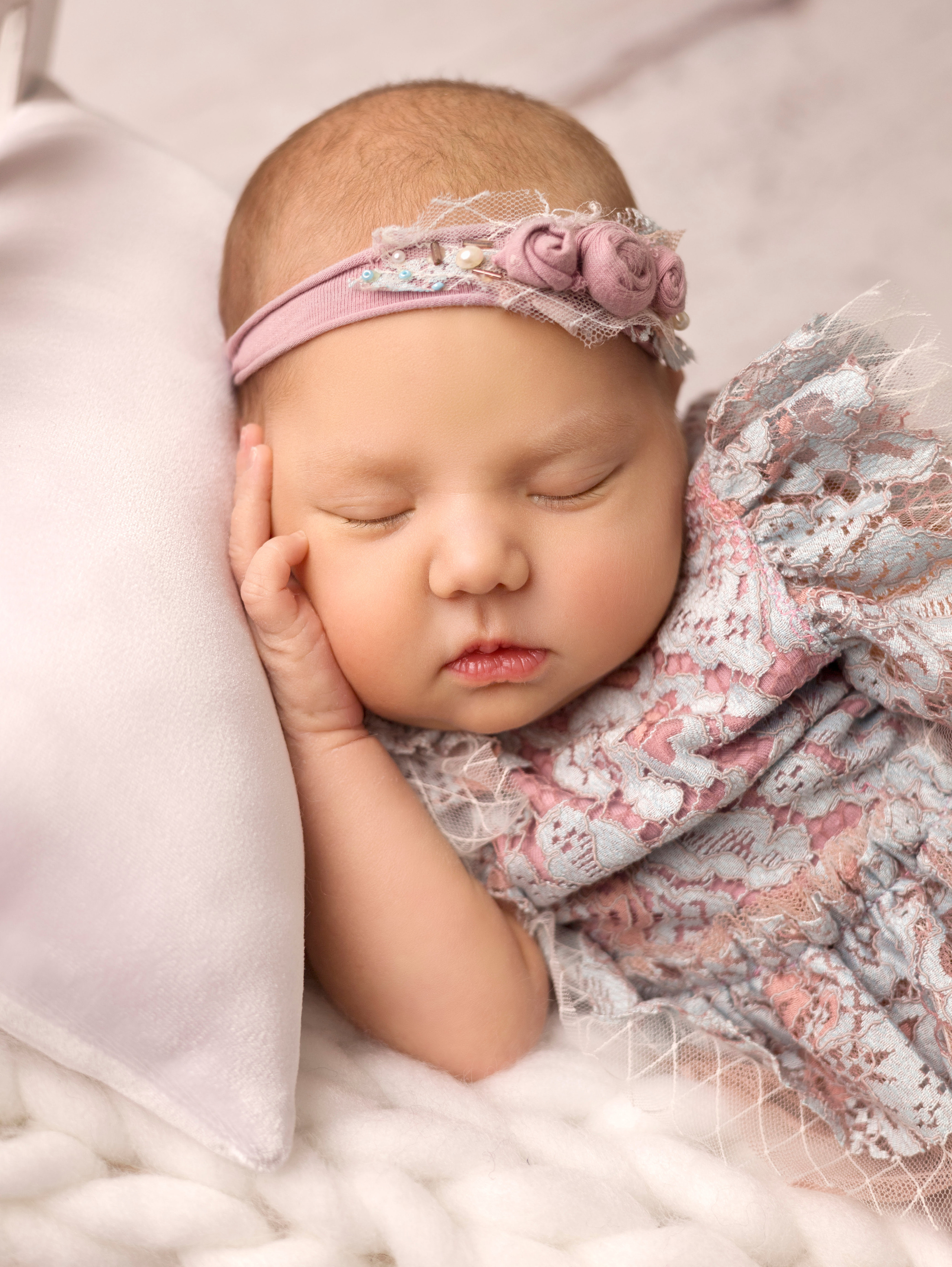 Newborn. Фотограф новорождённых в Казани Нейля Гильмутдинова ньюборн