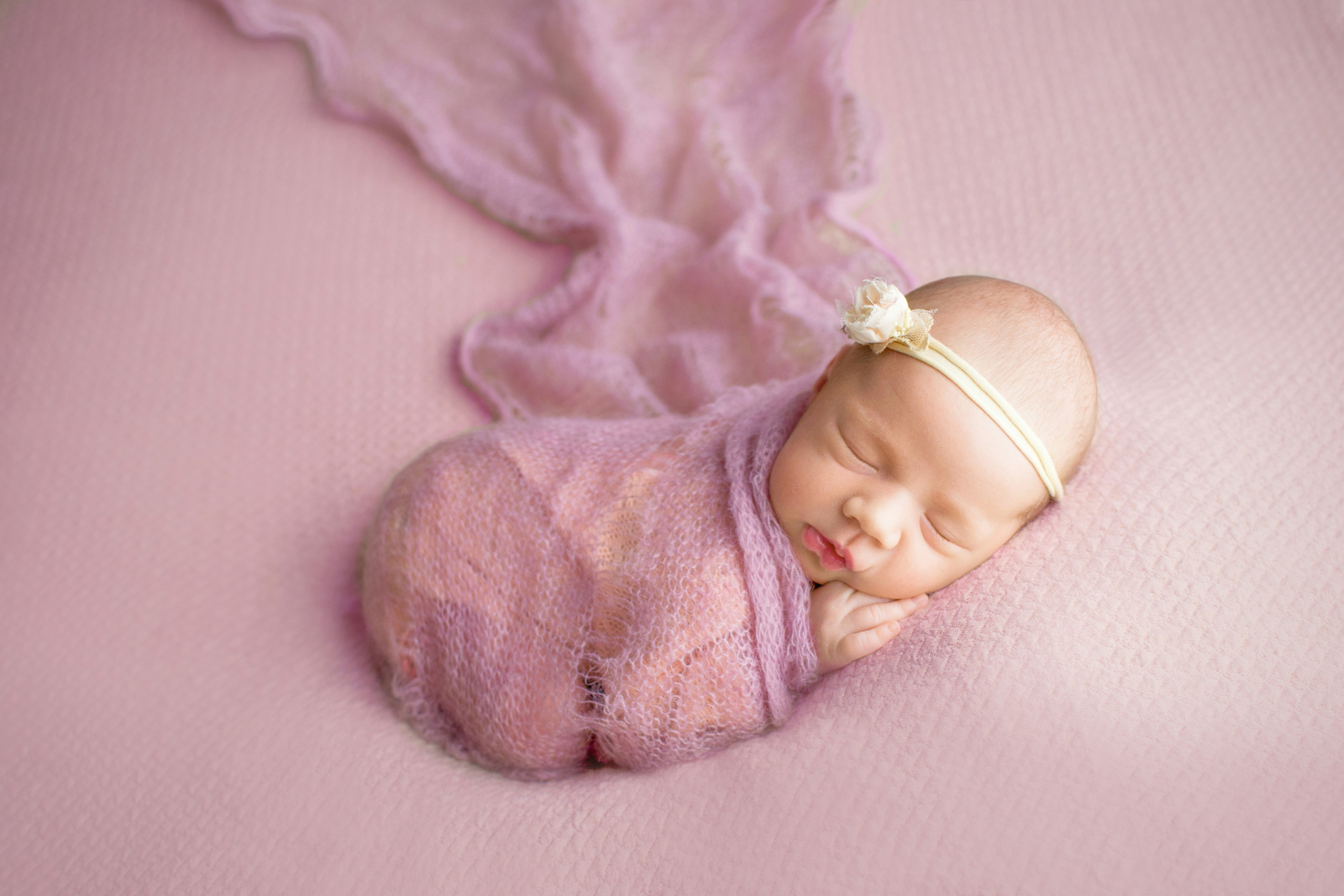 Newborn. Фотограф новорождённых в Казани Нейля Гильмутдинова ньюборн