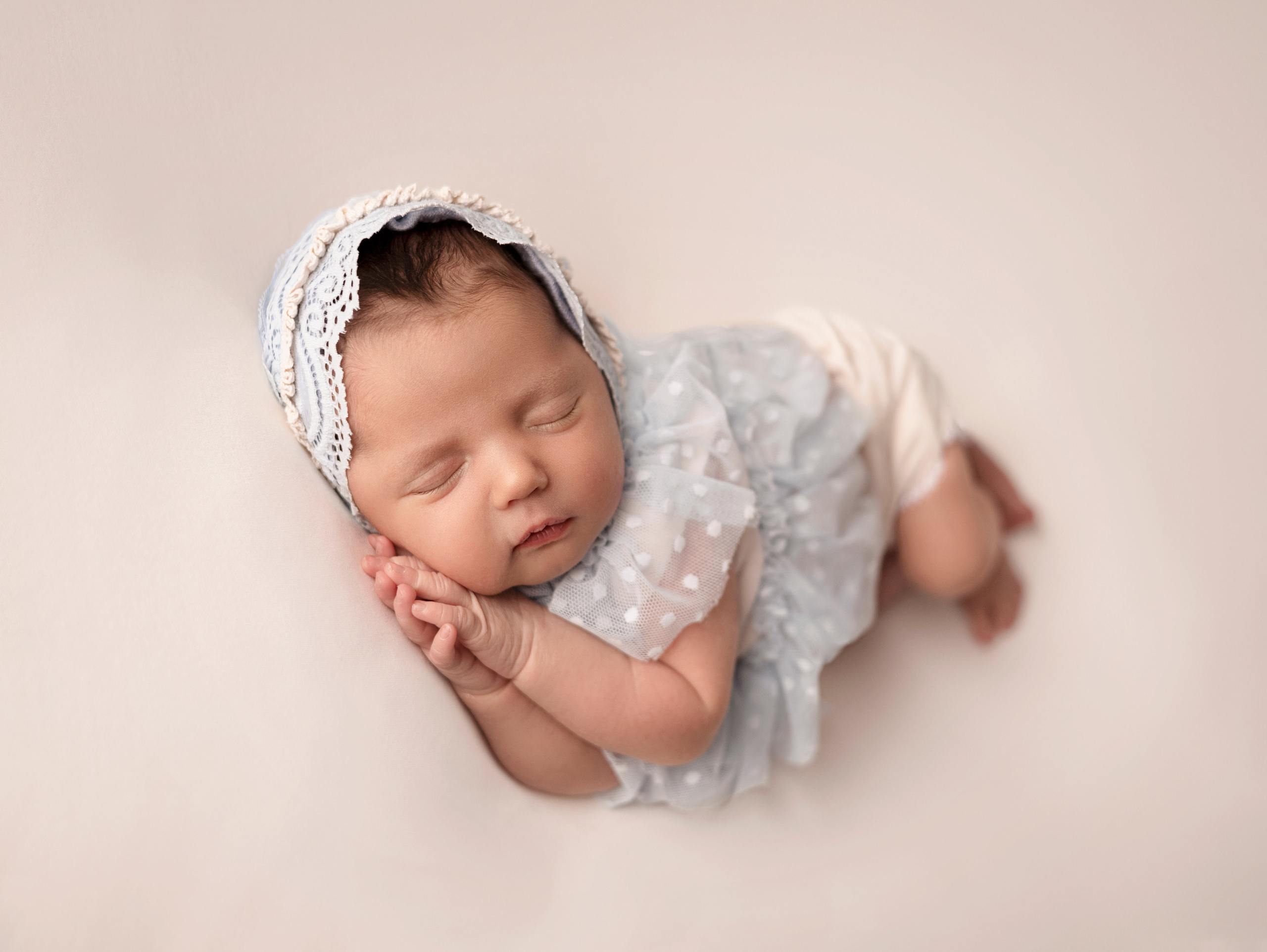 Newborn. Фотограф новорождённых в Казани Нейля Гильмутдинова ньюборн