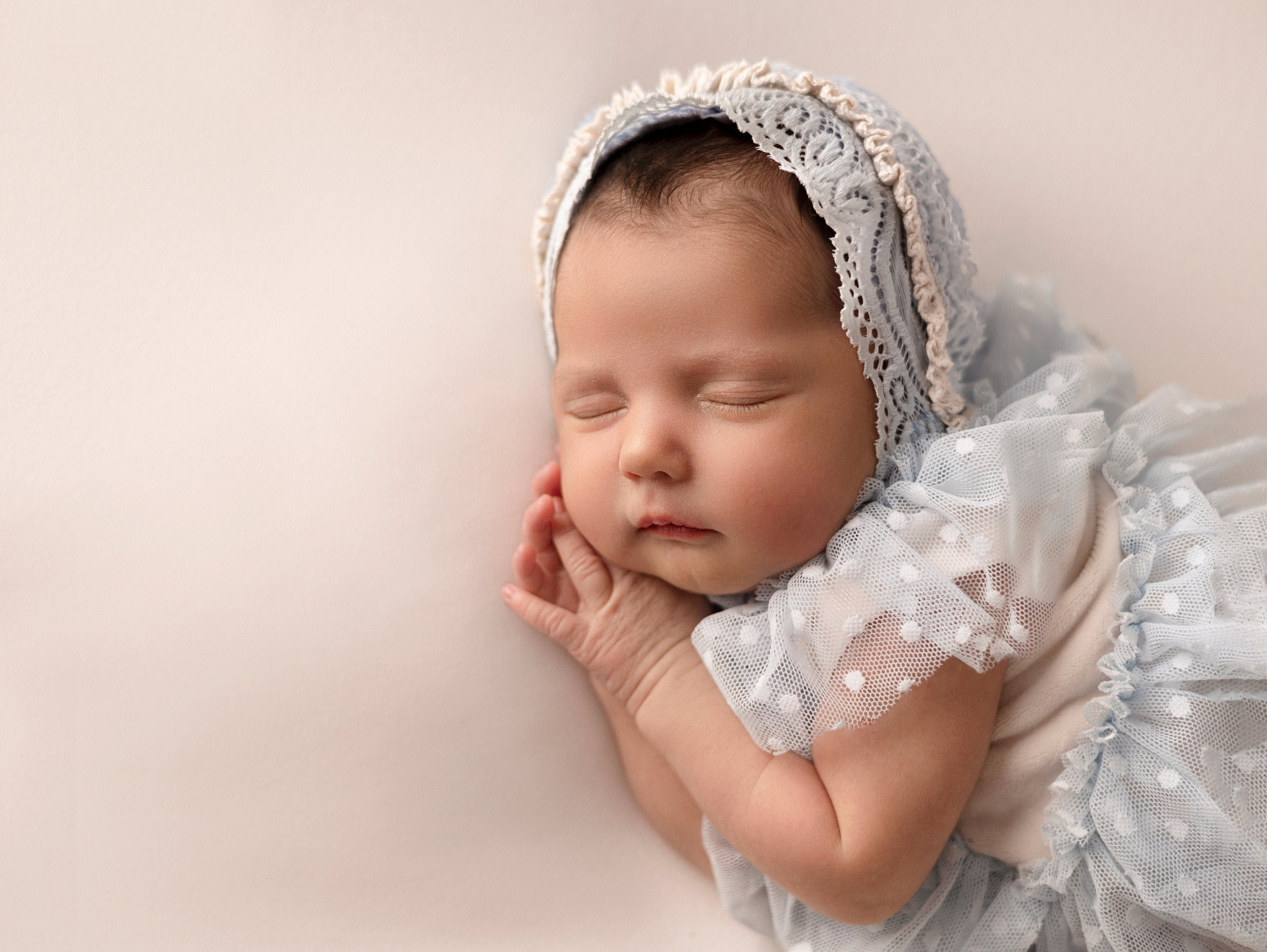Newborn. Фотограф новорождённых в Казани Нейля Гильмутдинова ньюборн