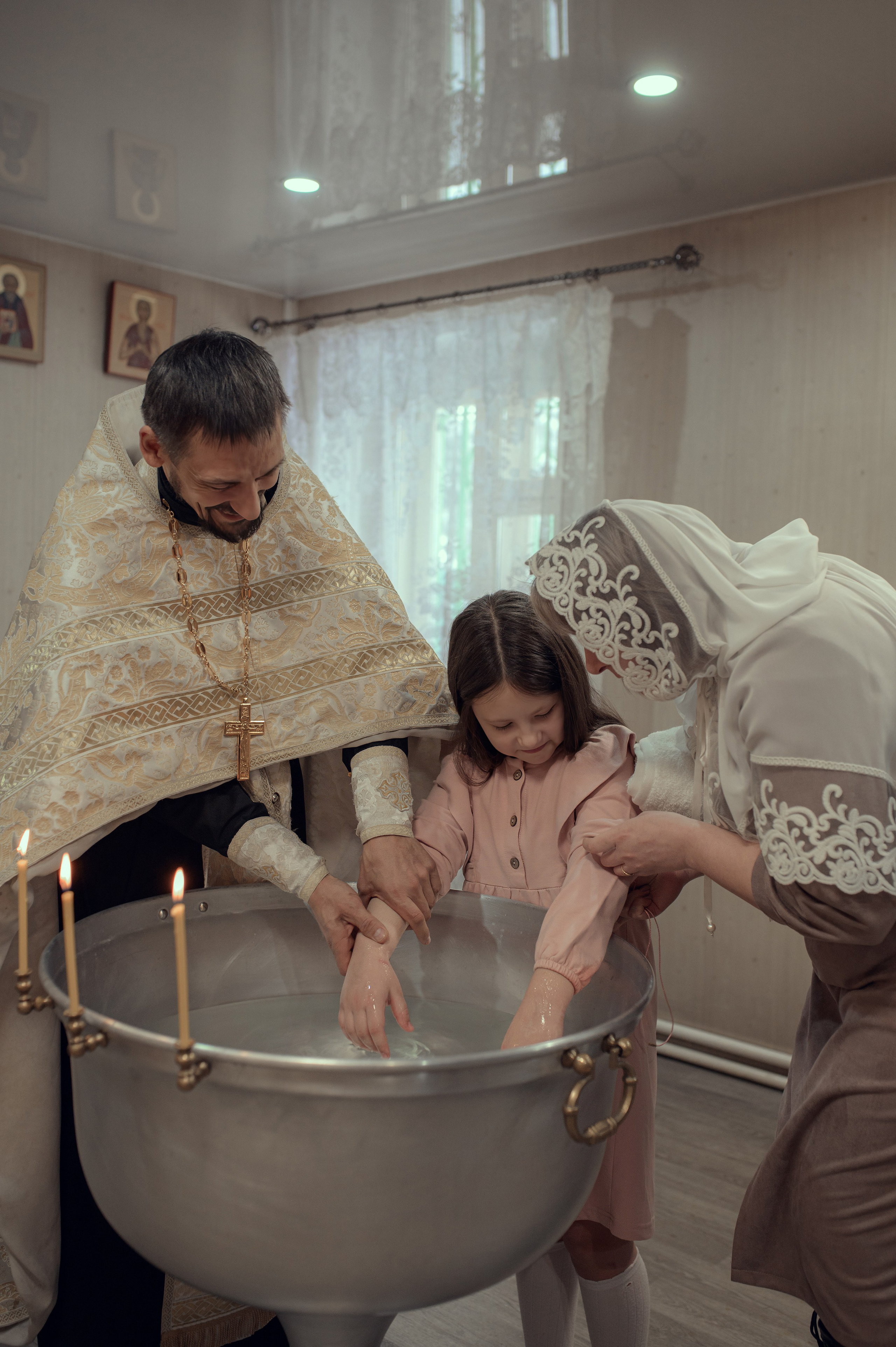 Крещение Розы в Покровском кафедральном соборе. Фотографы крещения/венчания  Красноярск Татьяна и Вячеслав Переваловы