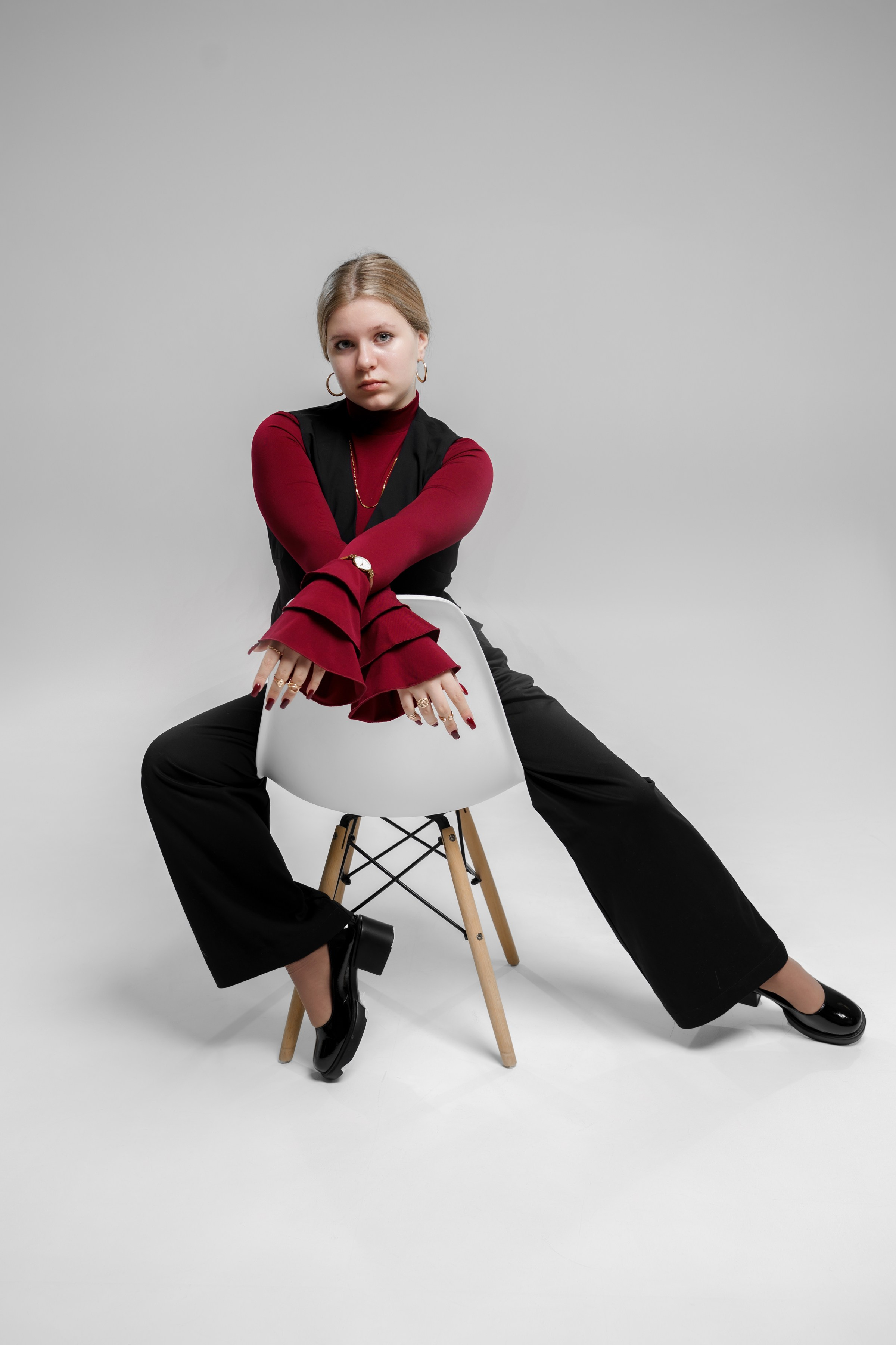 Портреты в студии на белом фоне. ВЫПУСКНЫЕ АЛЬБОМЫ, Школьный фотограф, семейный и свадебный в Саратове и области Ольга Плаксина