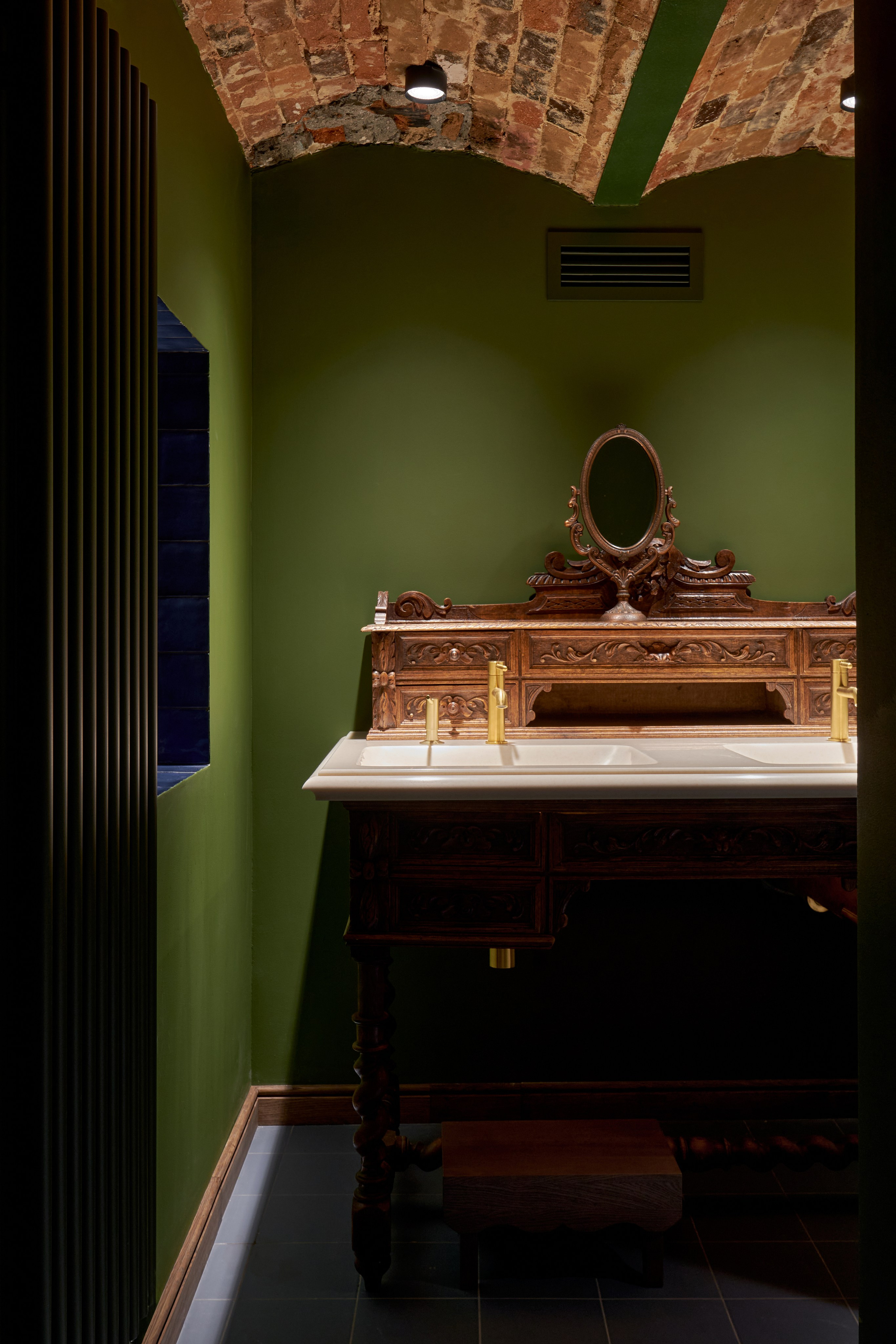 Ресторан «Голубчик», Екатеринбург, 2025. Елена Берсенева, фотограф