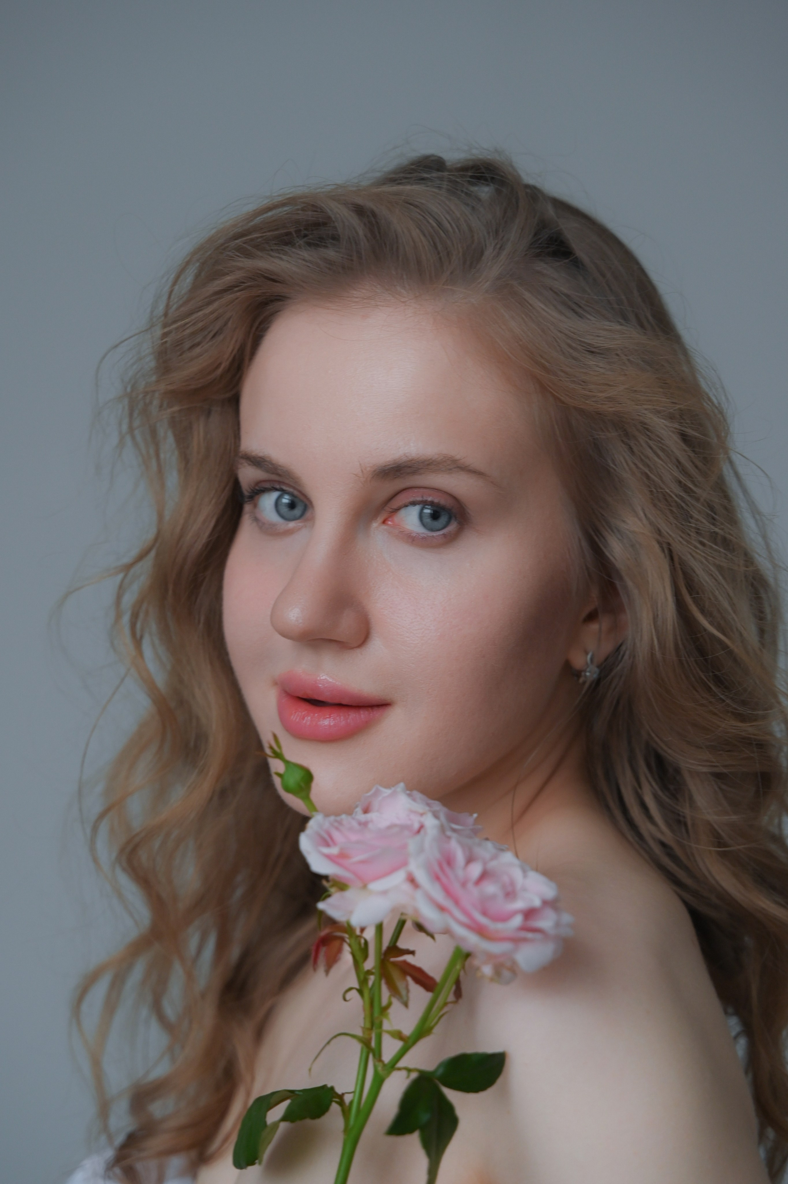 Женская фотосессия с цветами. Портретный фотограф в Москве Казьмина Олеся
