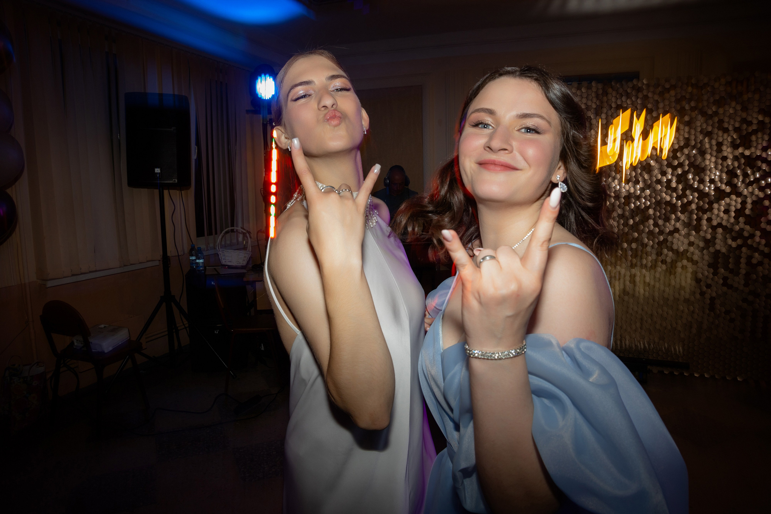 Школьный выпускной 2024 год в Соколе (Минск). Свадебный фотограф в Минске/Беларуси Сергей Спиридонов