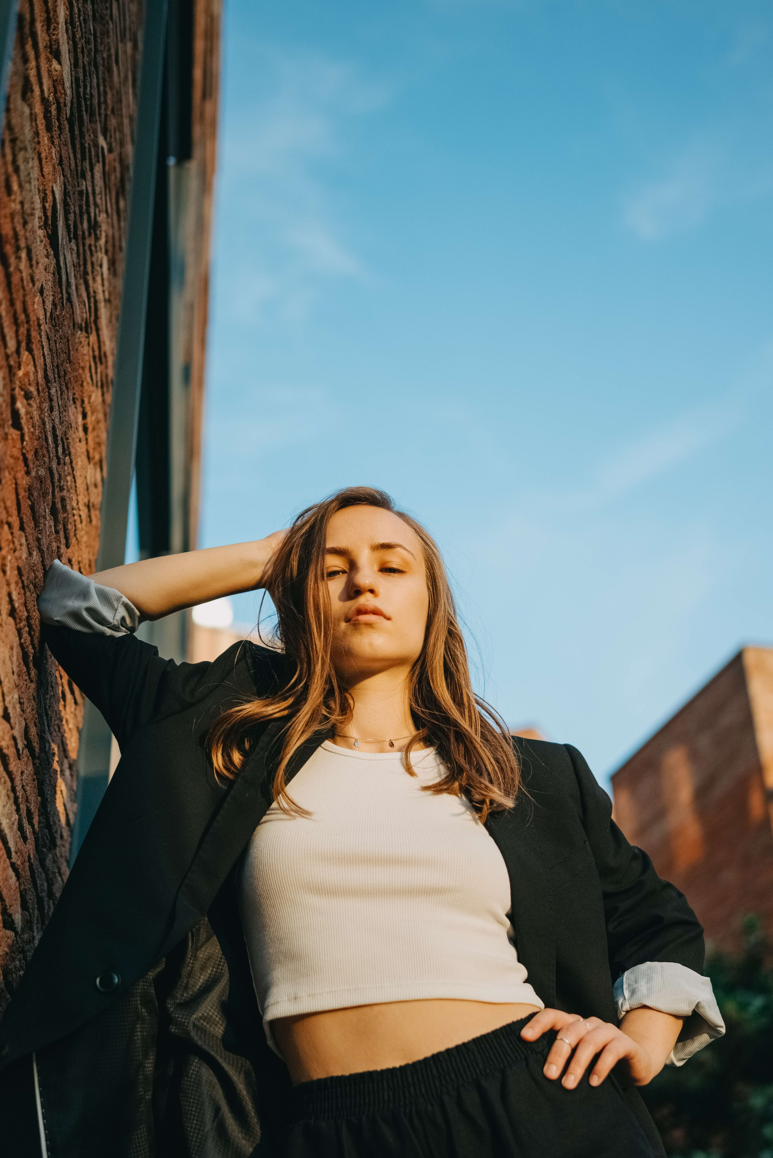 Контентная съемка художницы в городе. Портретный и свадебный фотограф в Тбилиси • xeniqo