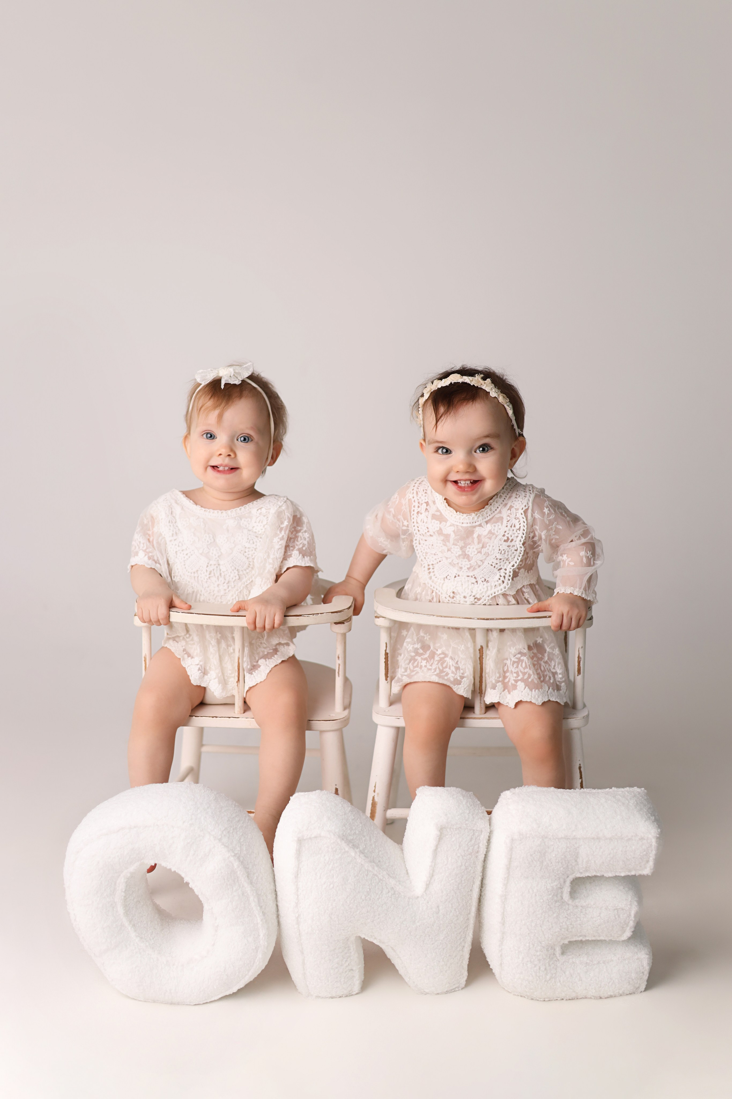 Фотосессия двойняшек на 1 годик. Фотограф новорожденных Москва. Ньюборн фотограф Москва