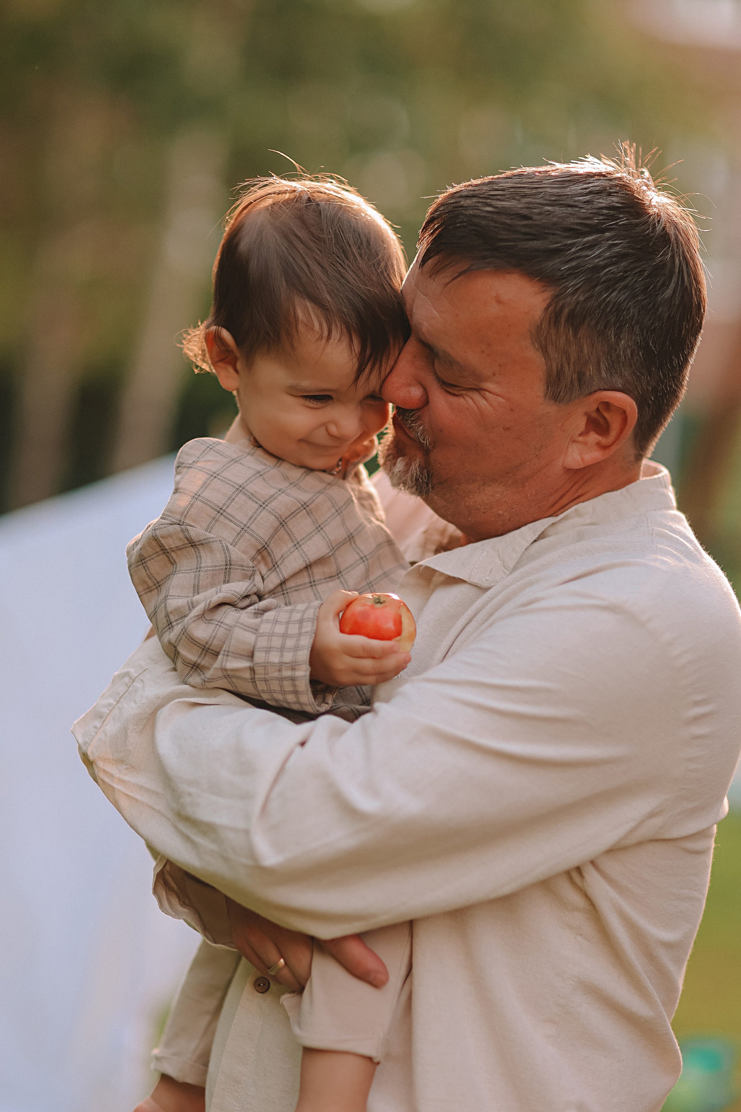 Стирка у дома. Семейный фотограф Тюмень, фотограф на роды Салмина Мария