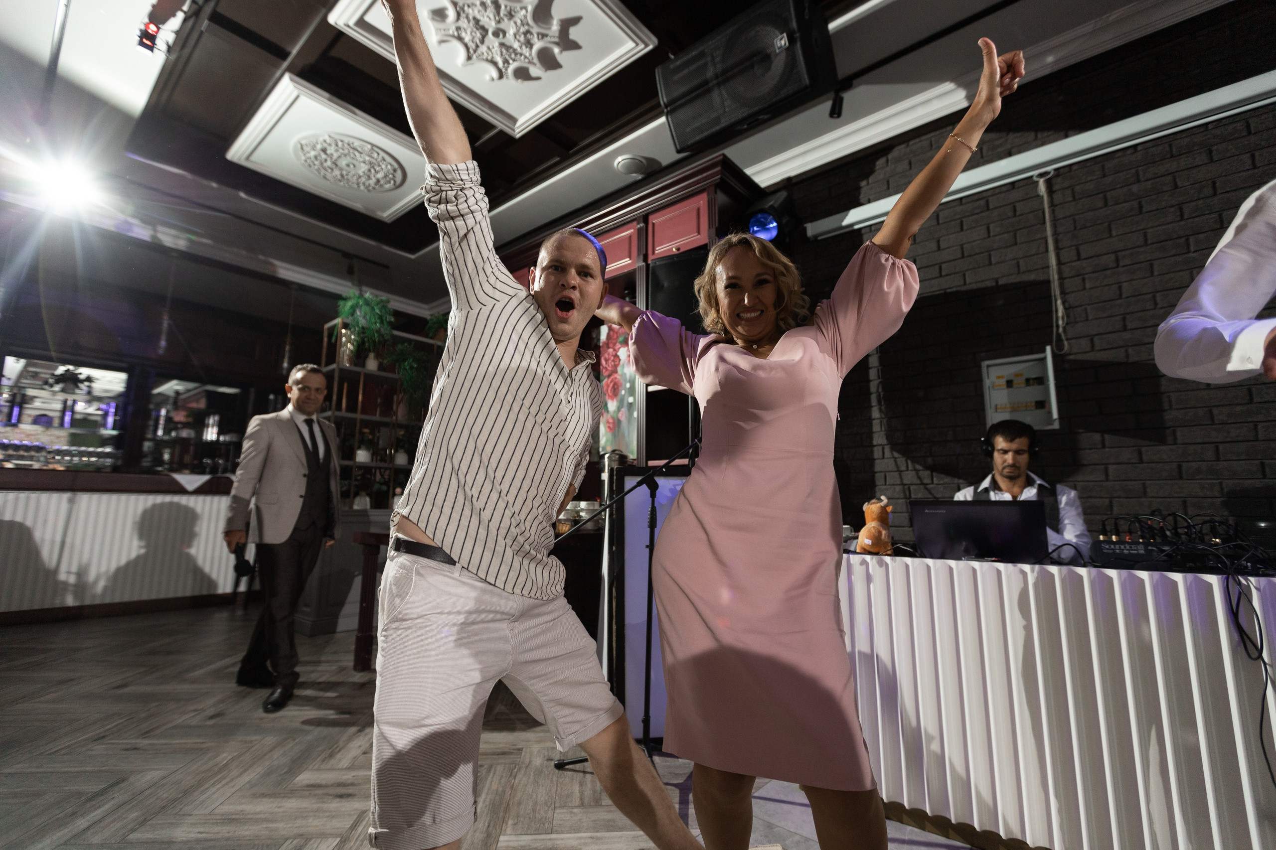 Свадебный фотограф Уфа — Руслан ГабдлисламовЖивые эмоции, красивые кадры, воспоминания на всю жизнь.Работаю по всей Республике Башкортоста. Свадебный фотограф Уфа Руслан Габдлисламов