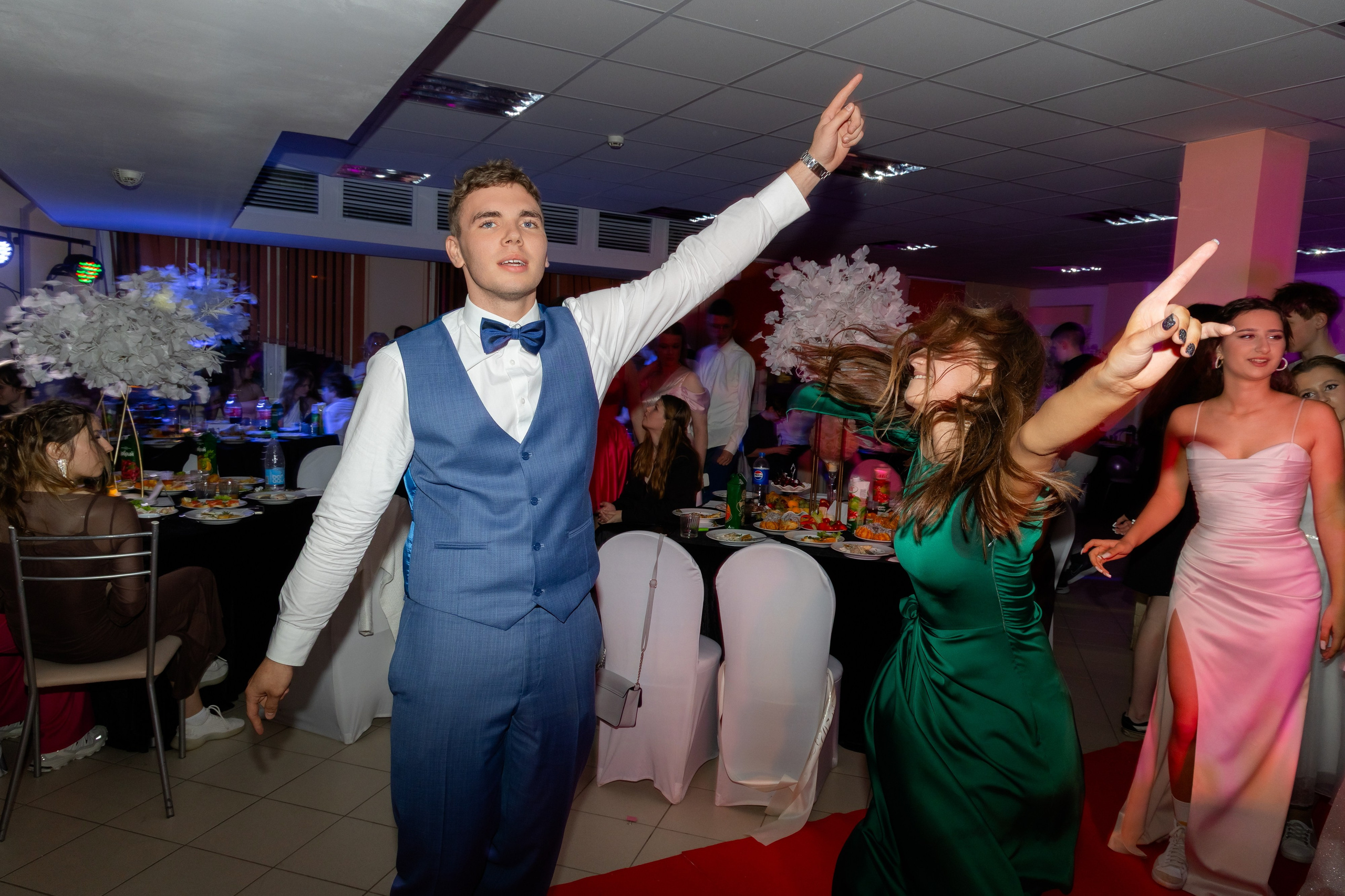 Школьный выпускной 2025 год в Минске, Беларуси. Свадебный фотограф в Минске/Беларуси Сергей Спиридонов