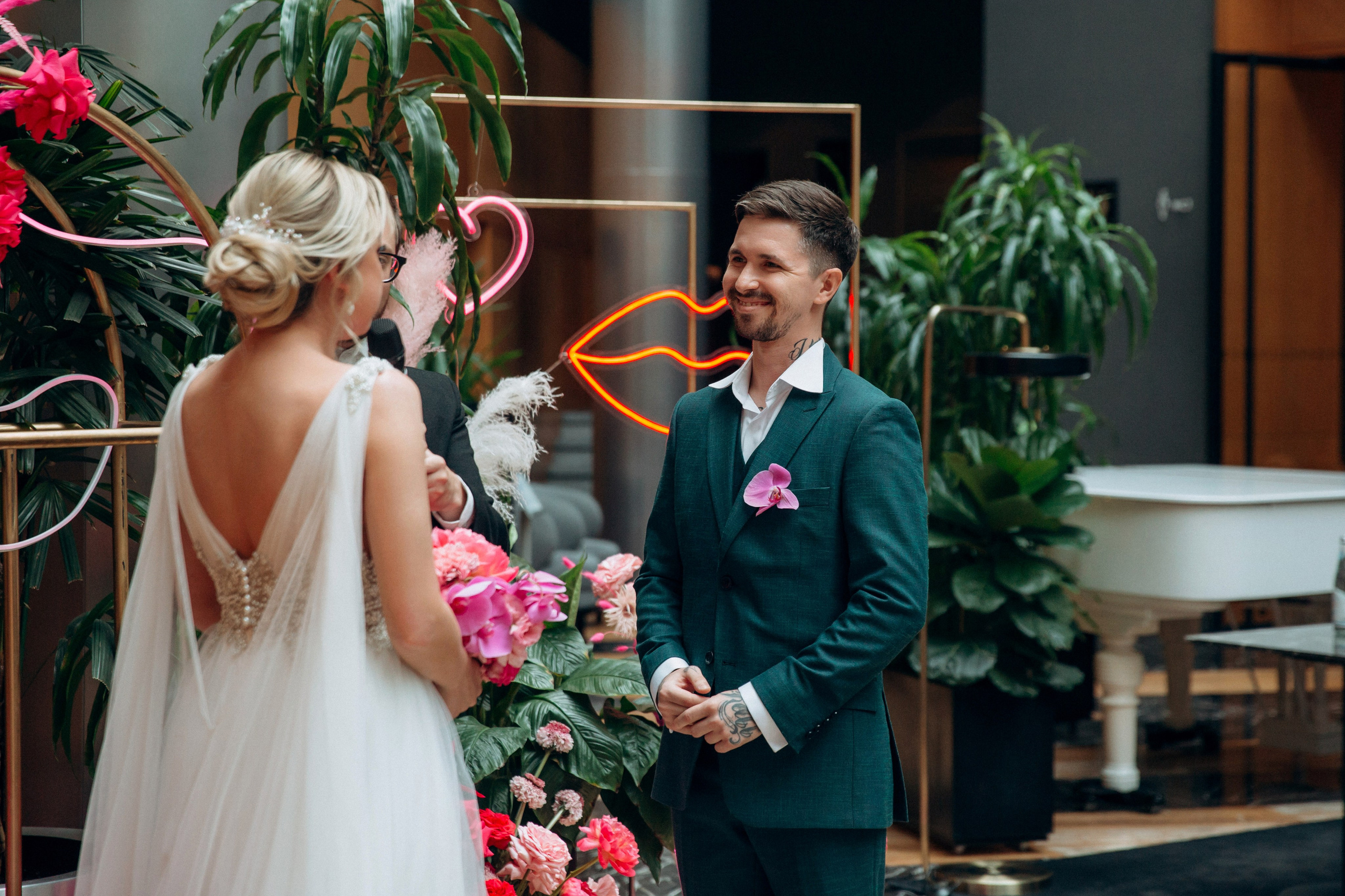 Неоновая свадьба. Свадебный фотограф в Санкт-Петербурге Вика Стукачева