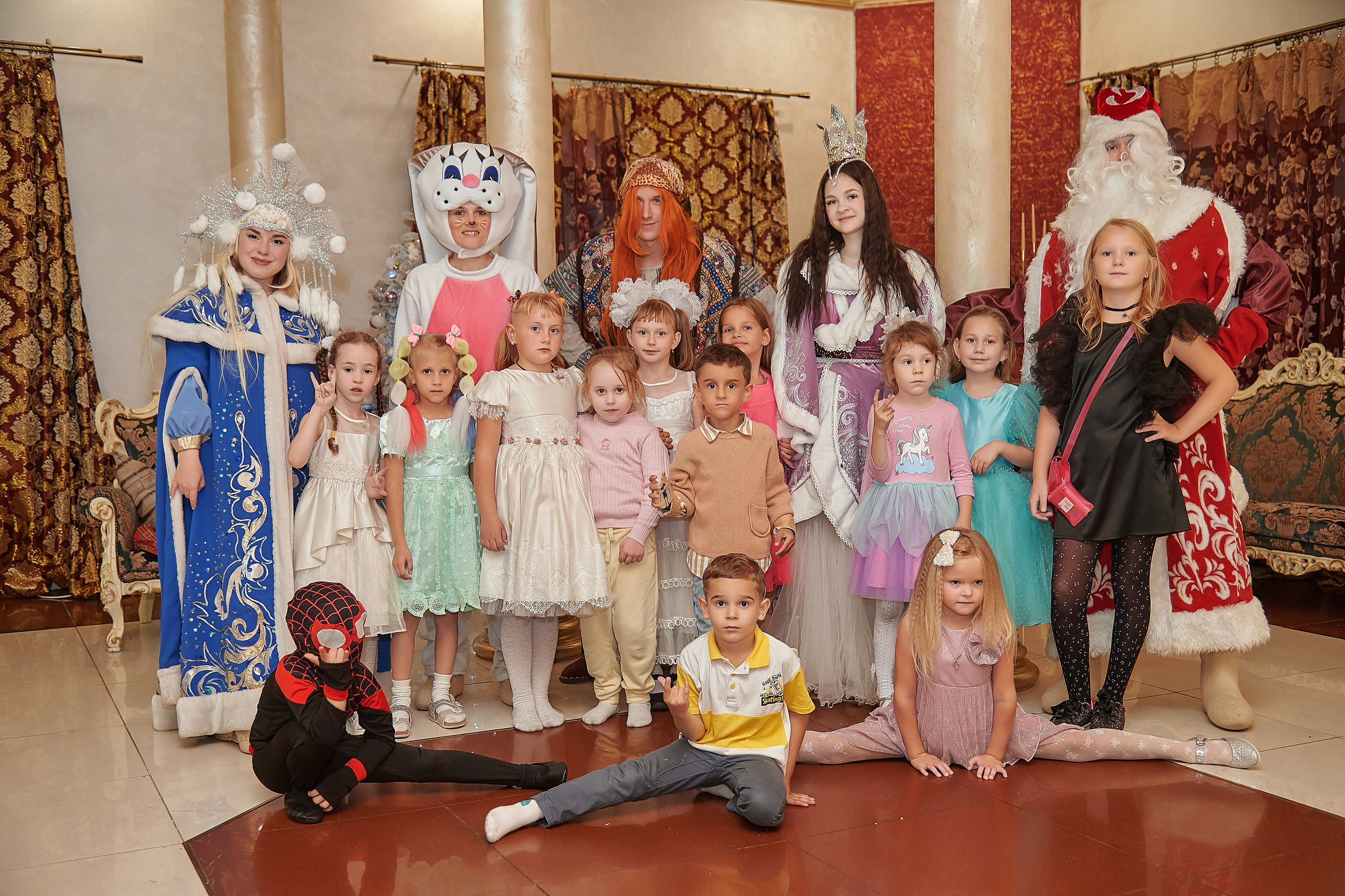 Портфолио репортажной фотосъёмки: Звёздный Дом Деда Мороза. Фотограф Яковлев Роман — Красноярск