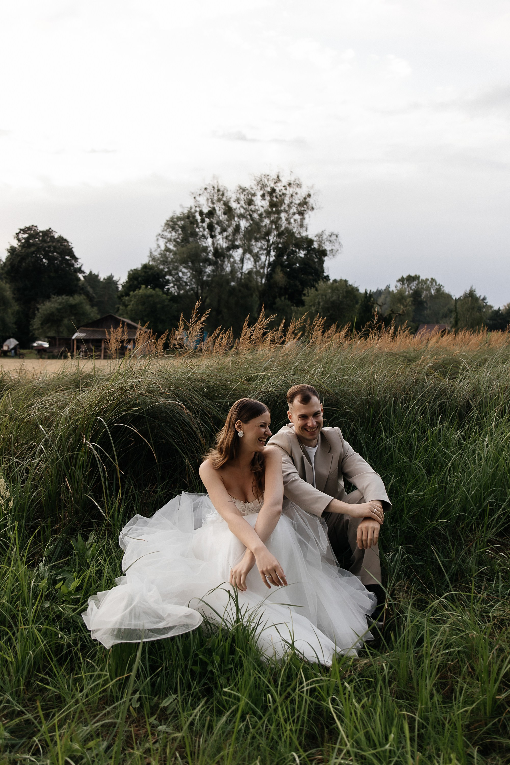Свадьбная фотосессия в деревенской атмосфере. Свадебный и семейный фотограф Виолетта Сидельникова. Краснодар, Россия, Беларусь, Европа
