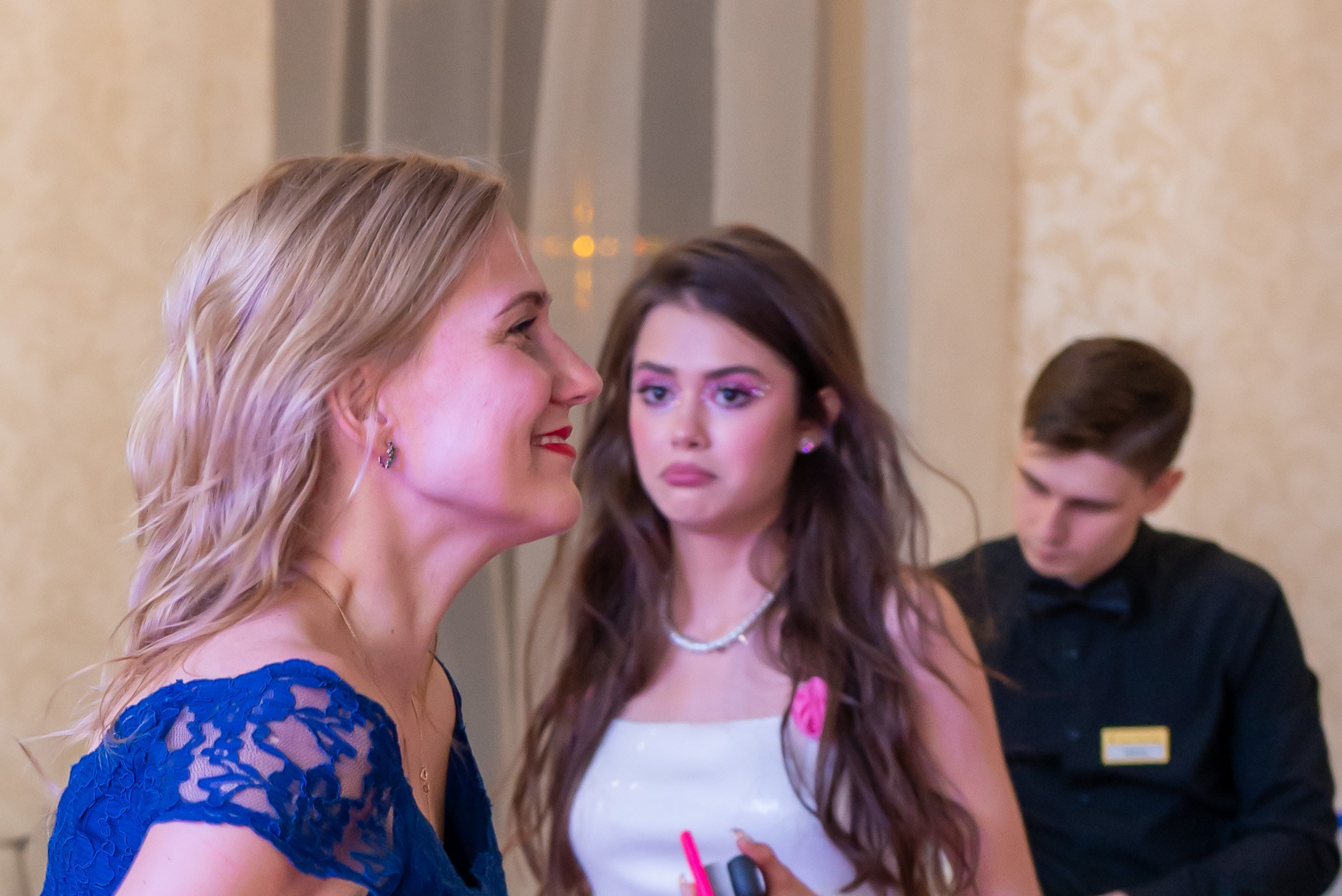 Выпускной вечер в гимназии № 37, ресторан La Ronde