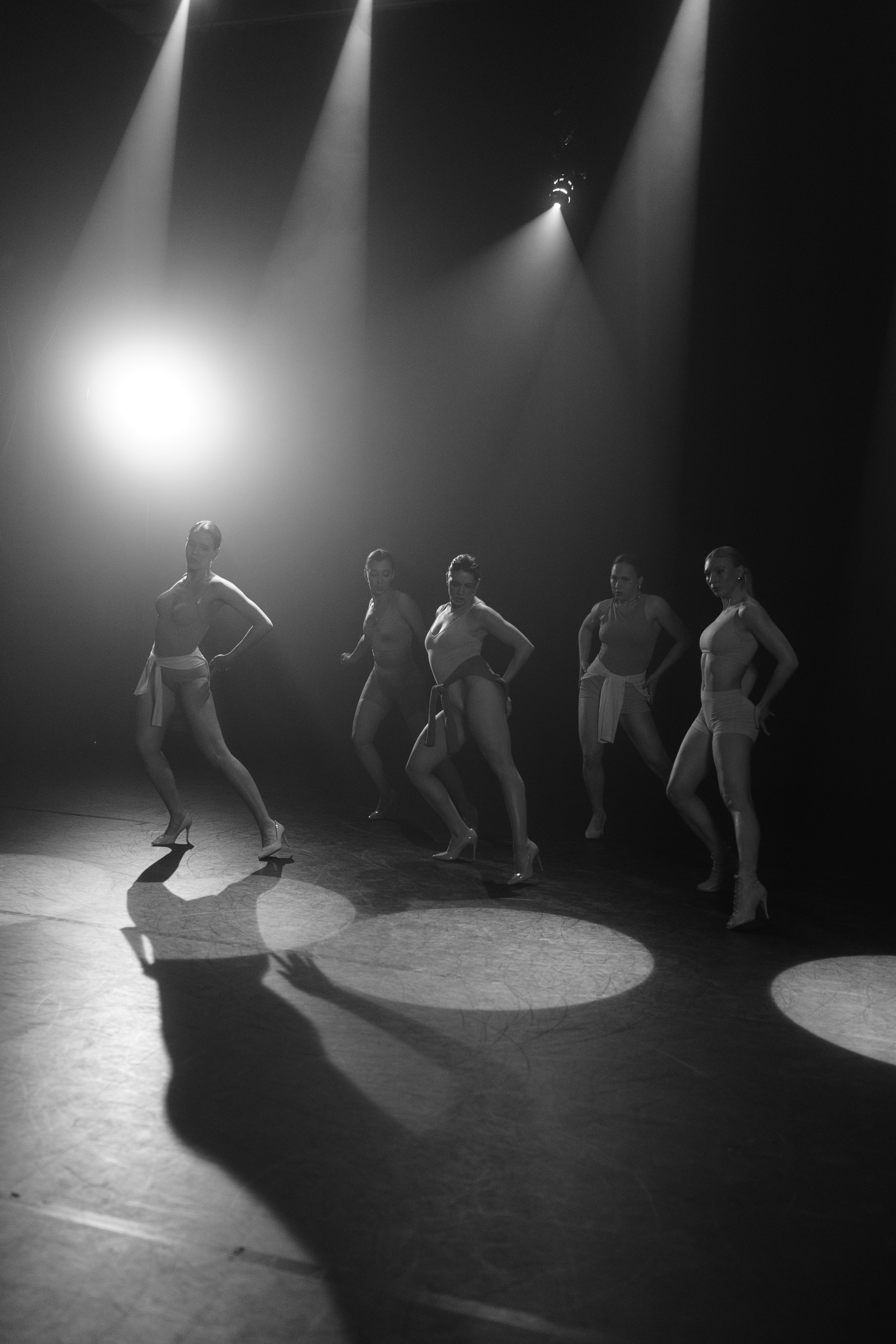 Reportage photography of dancers in the movie pavilion