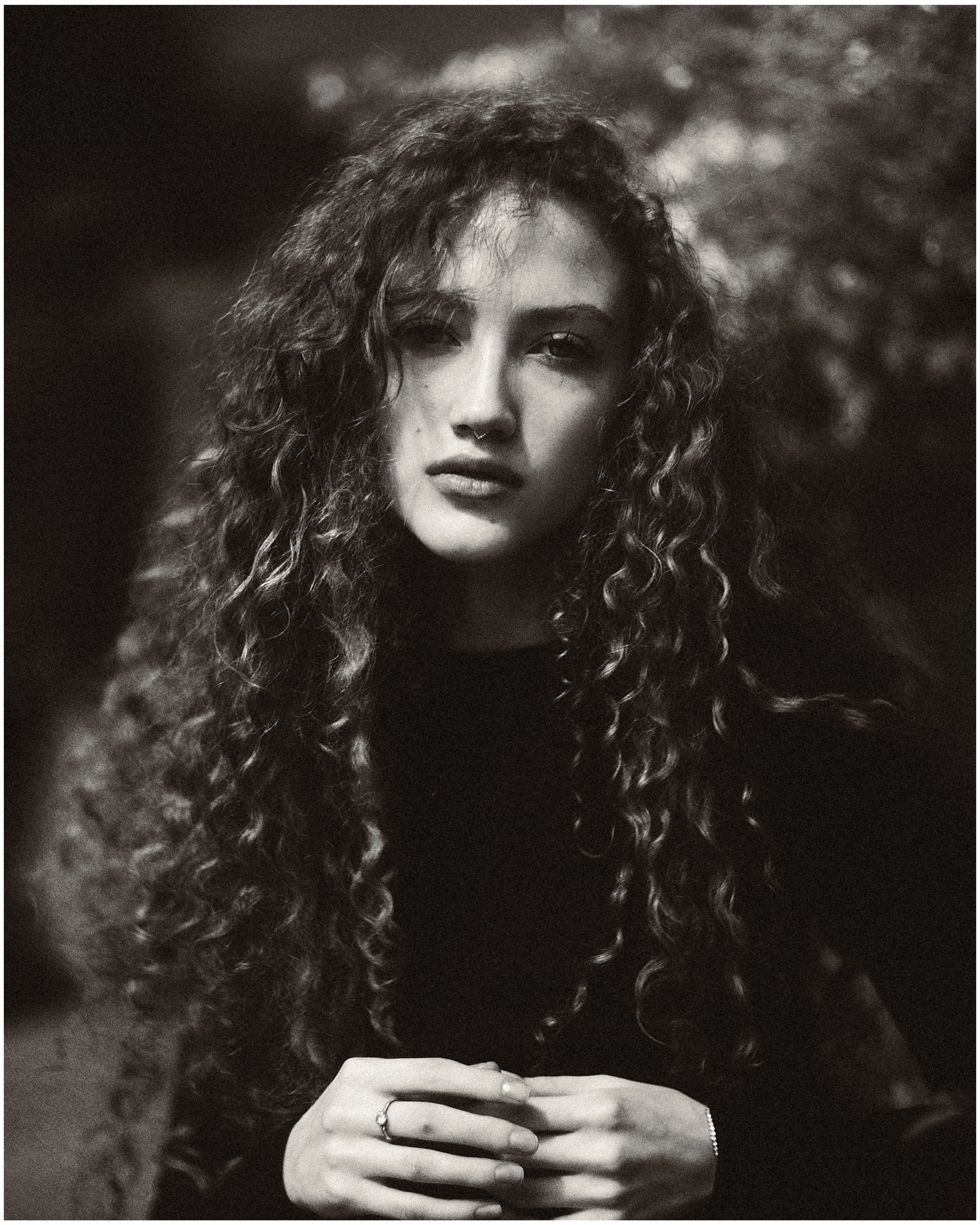 Прогулочная фотосессия в саду в Петербурге