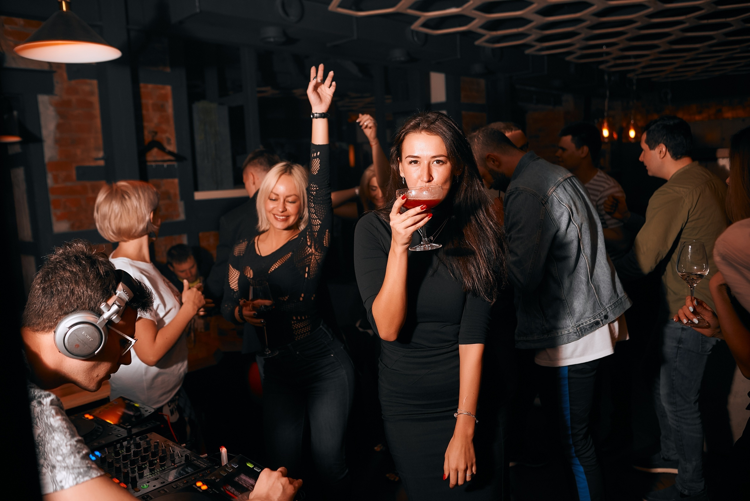 Фоторепортаж с открытия бара. Артём Савиных — профессиональный фотограф в Москве | Репортажи, свадьбы, портреты