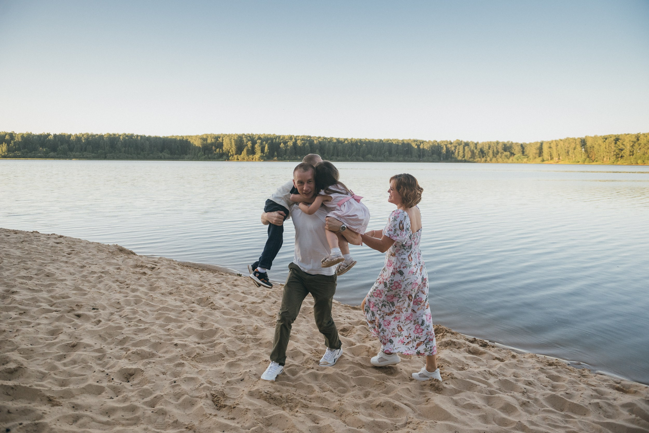 Семейная фотосессия на закате. Семейный фотограф на крещение, венчание в Иваново Галина Скурихина