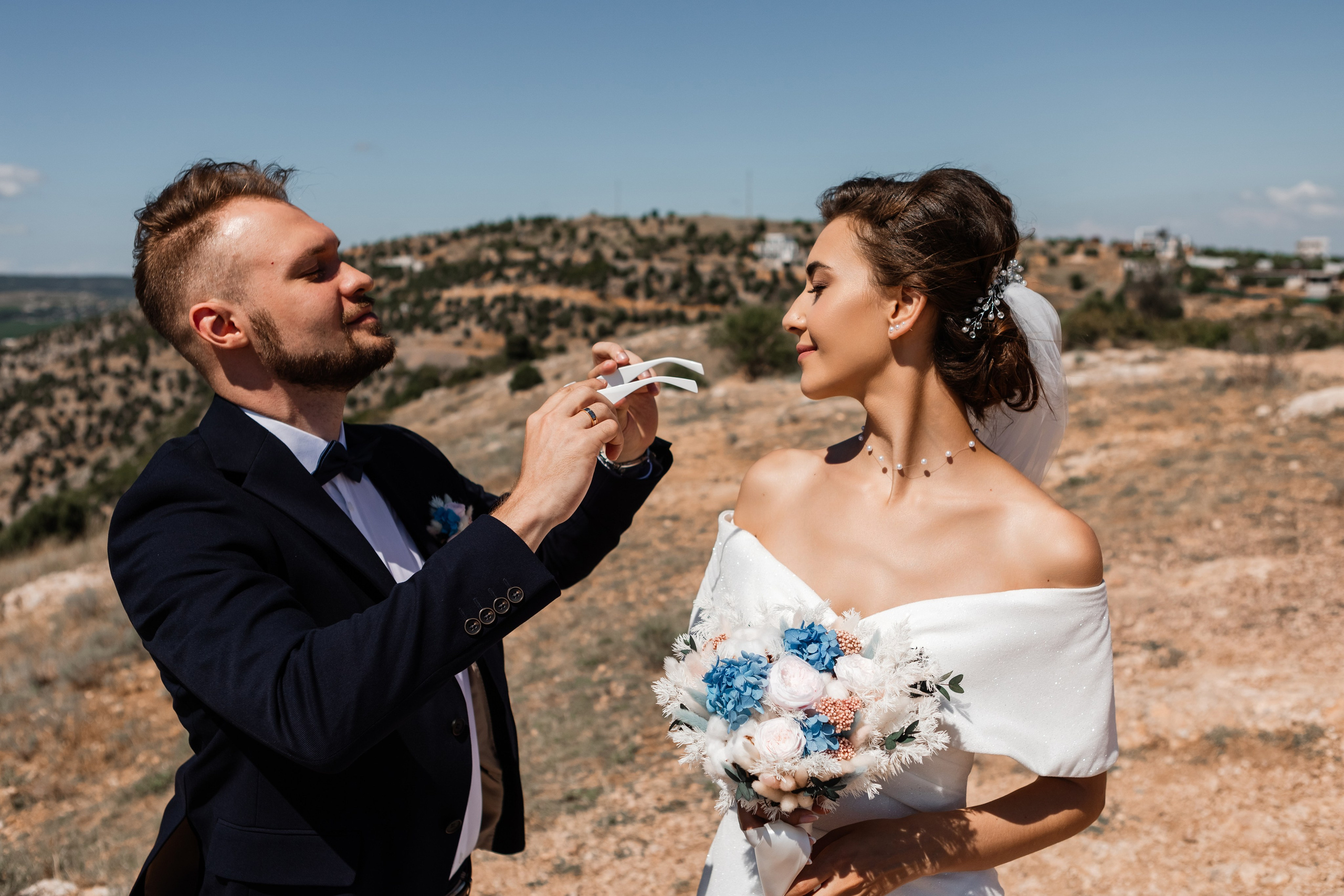 Свадебная съёмка в Балаклаве в крепости Чембало. Свадебный фотограф, фотосъемка в Крыму, Севастополе, Симферополе, Ялте