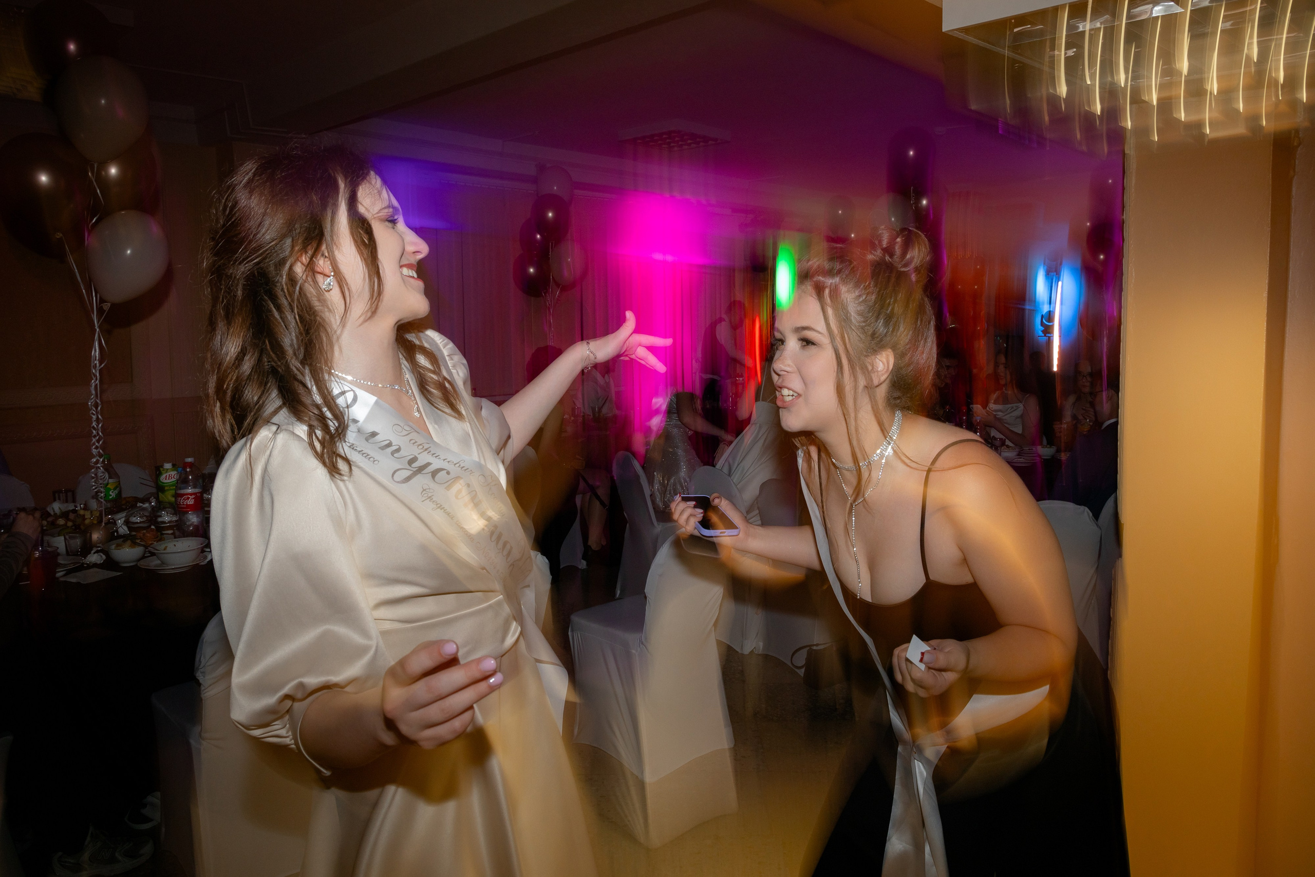 Школьный выпускной 2024 год в Соколе (Минск). Свадебный фотограф в Минске/Беларуси Сергей Спиридонов